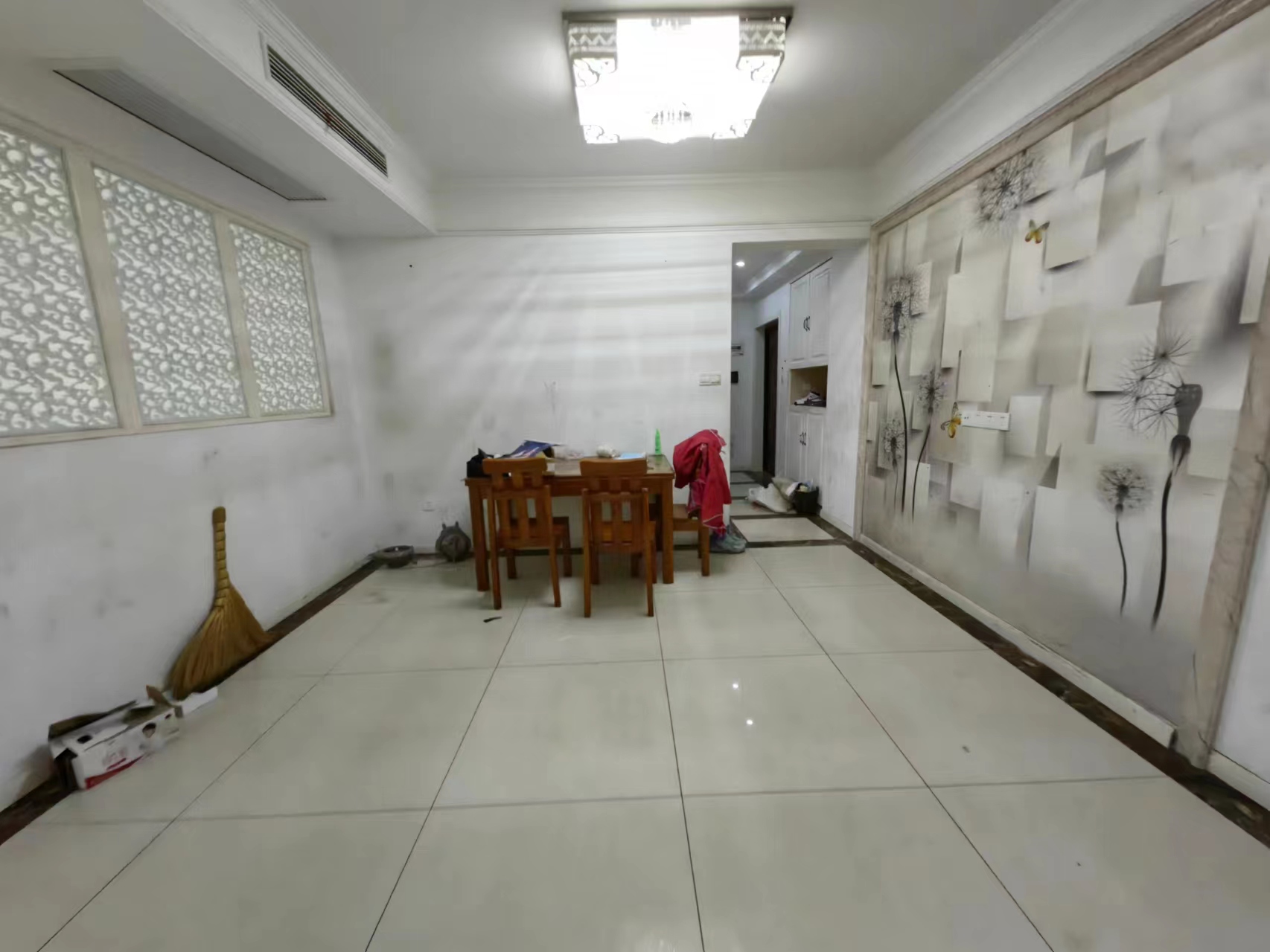 银洲&middot;皇家花园 3室2厅1卫 113m&sup2;