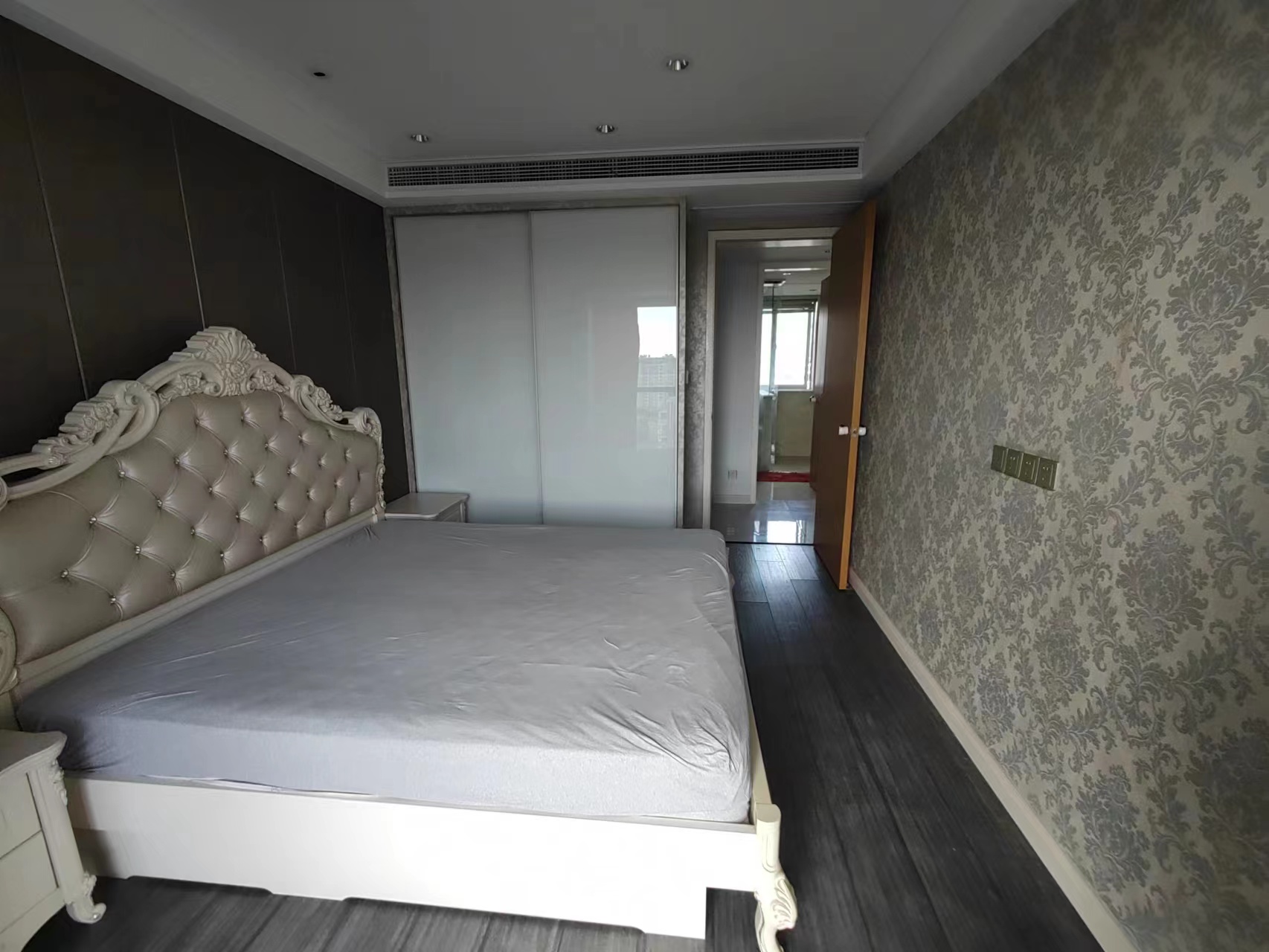 天安花园 4室2厅2卫 165.71m&sup2;