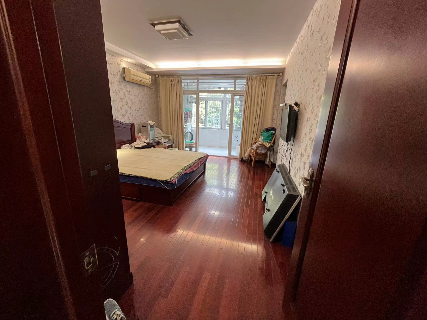 春晖花园 4室2厅2卫 172.66m&sup2;
