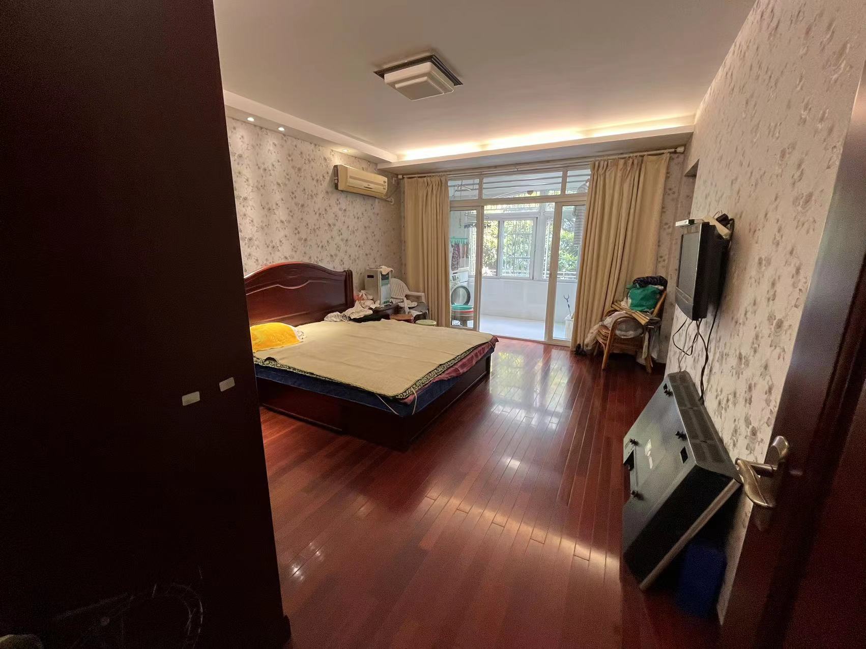 春晖花园 4室2厅2卫 172.66m&sup2;