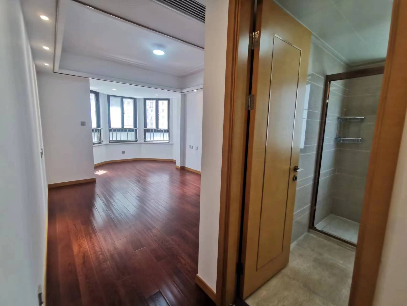 中南世纪花城三期 4室2厅2卫 140m&sup2;