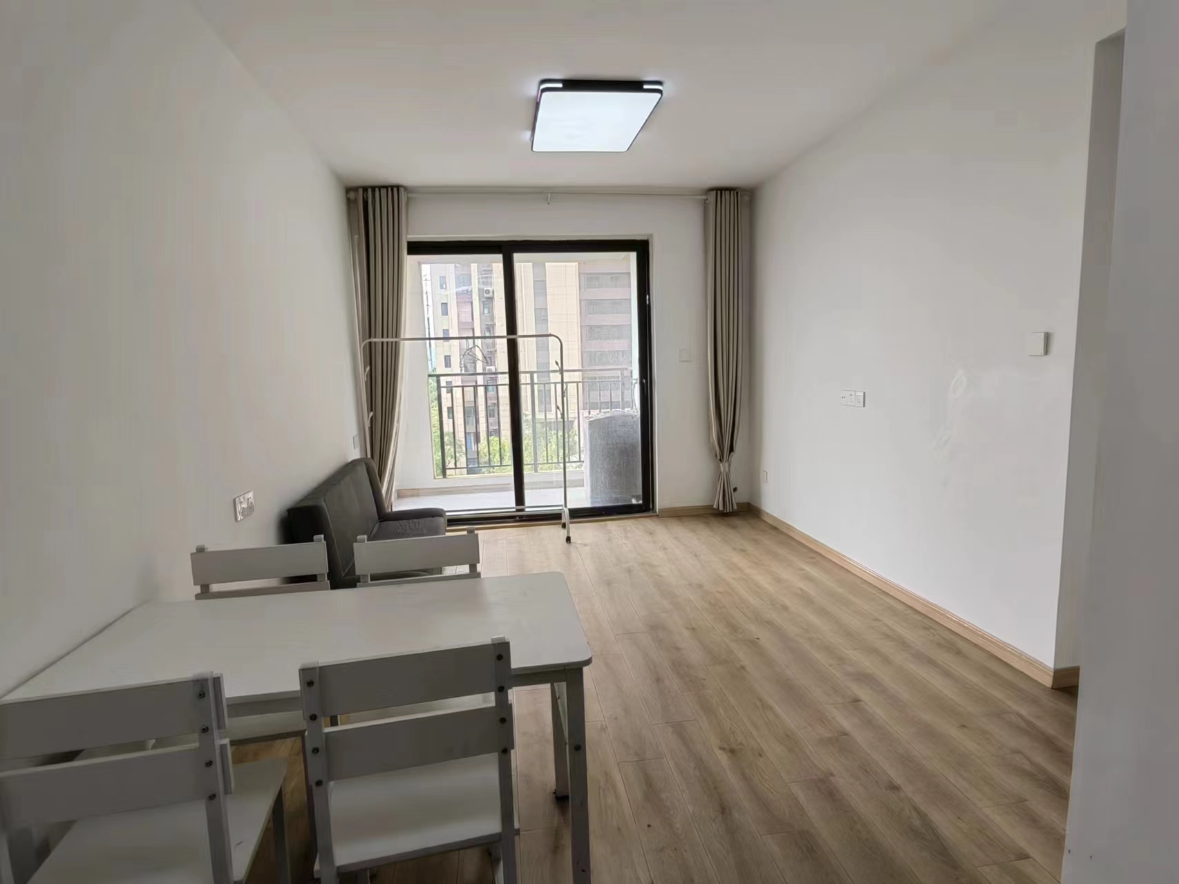 绿地新里城 3室1厅1卫 90m&sup2;