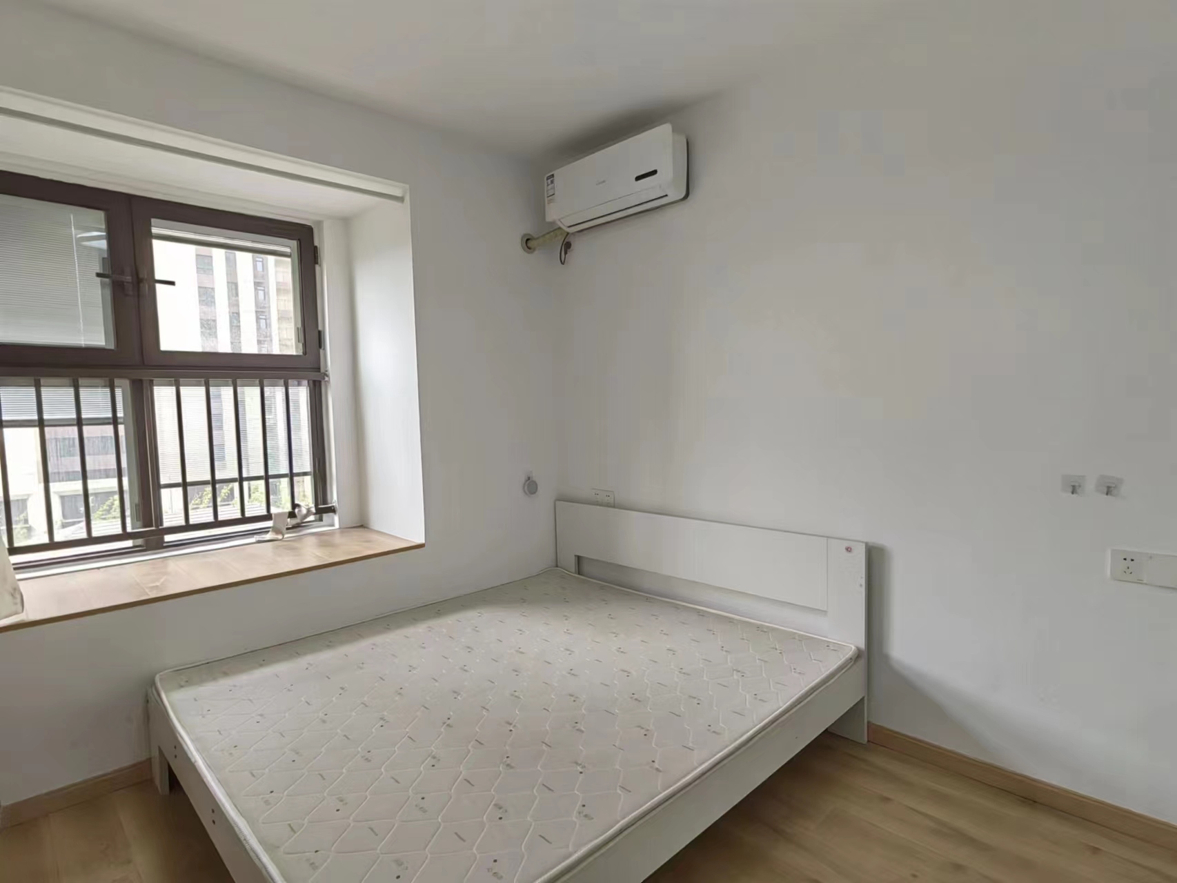 绿地新里城 3室1厅1卫 90m&sup2;
