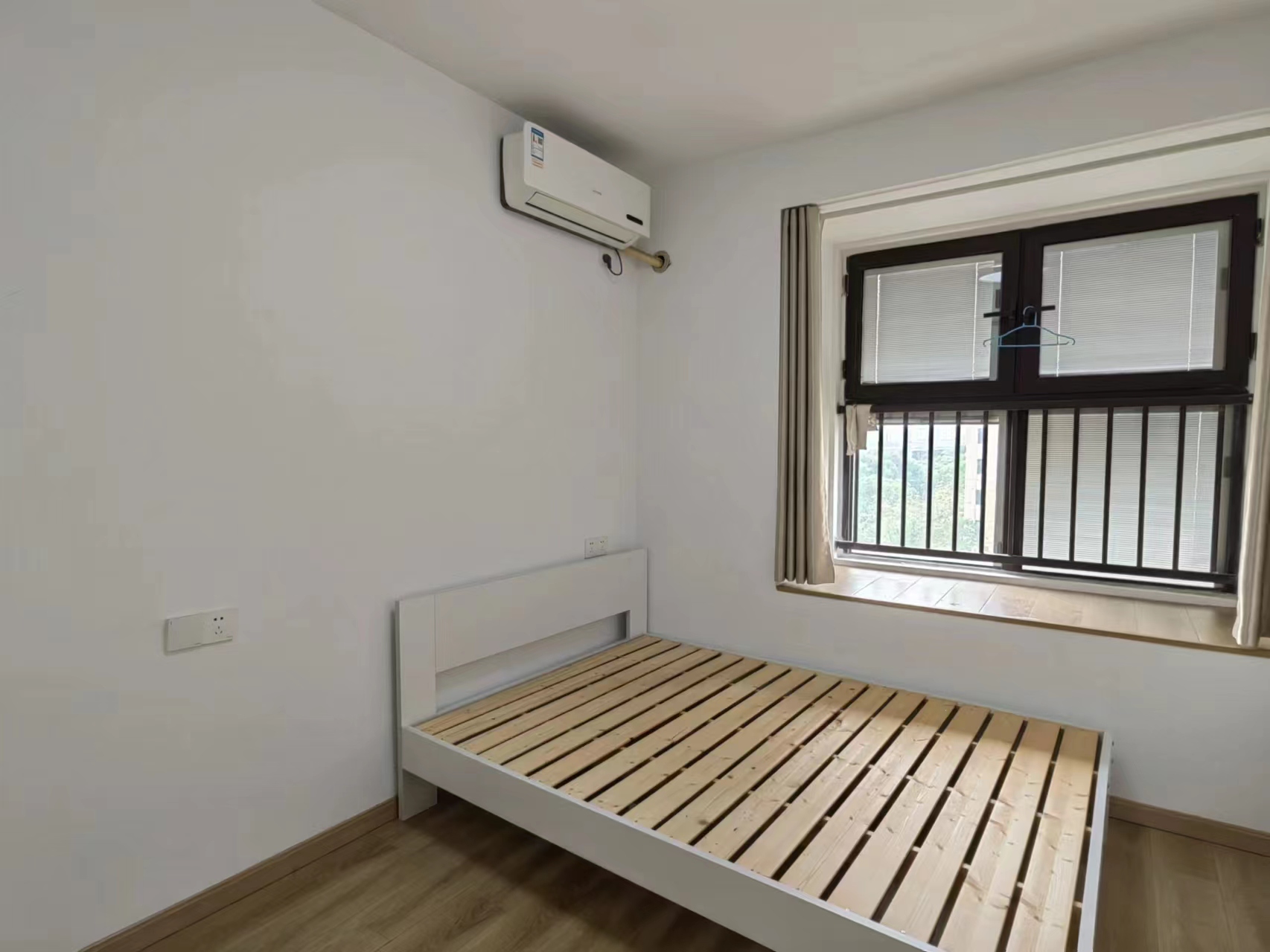 绿地新里城 3室1厅1卫 90m&sup2;