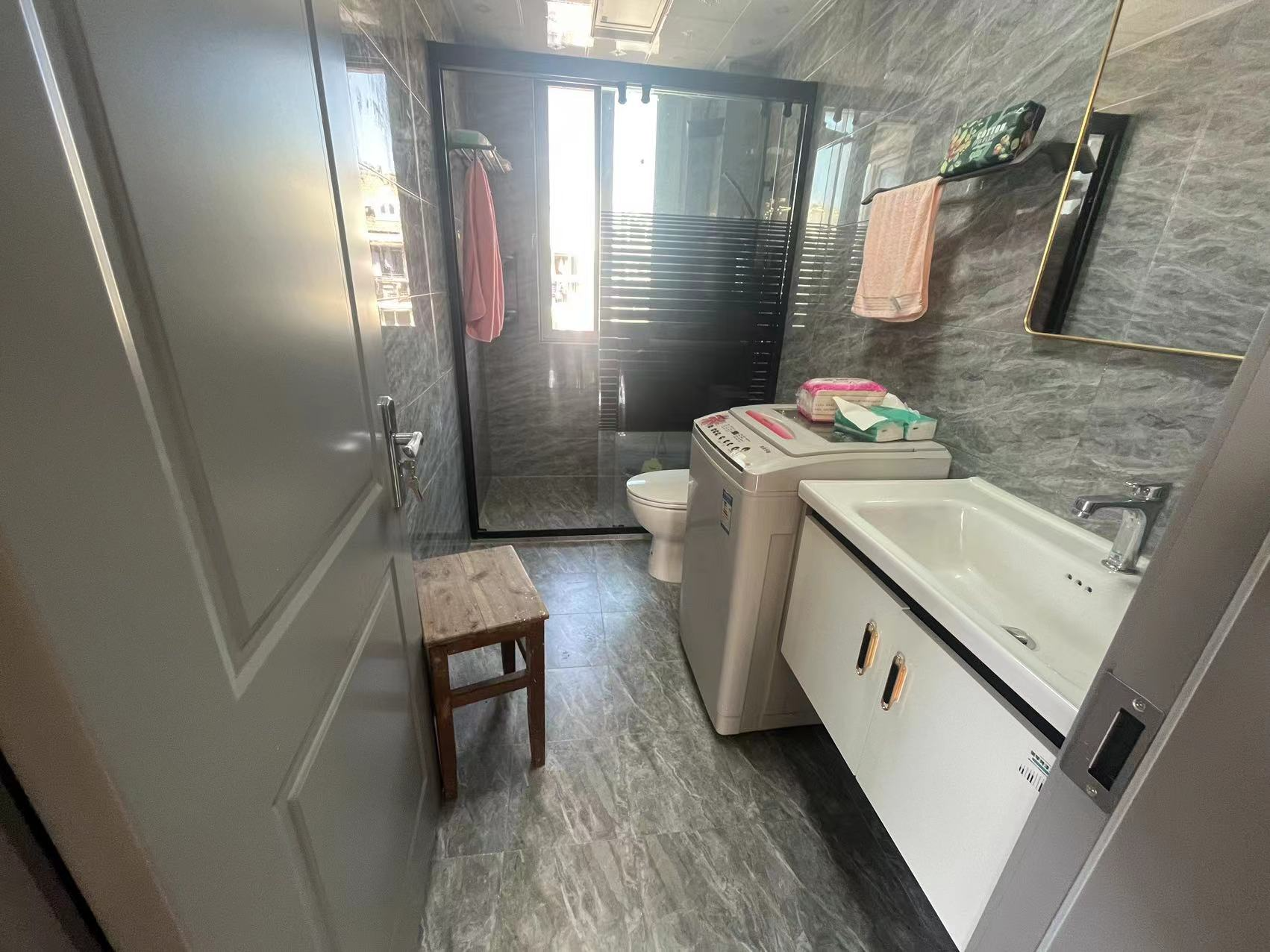 新港花苑西区 1室1厅1卫 57m&sup2;