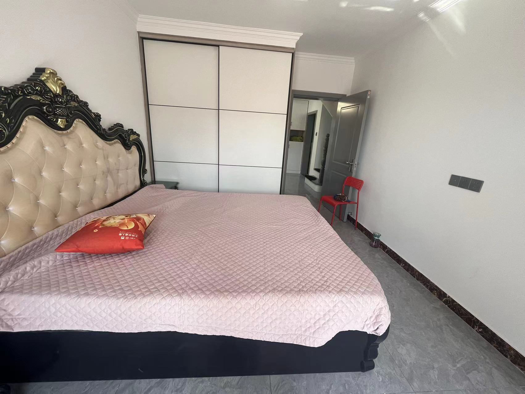 新港花苑西区 1室1厅1卫 57m&sup2;