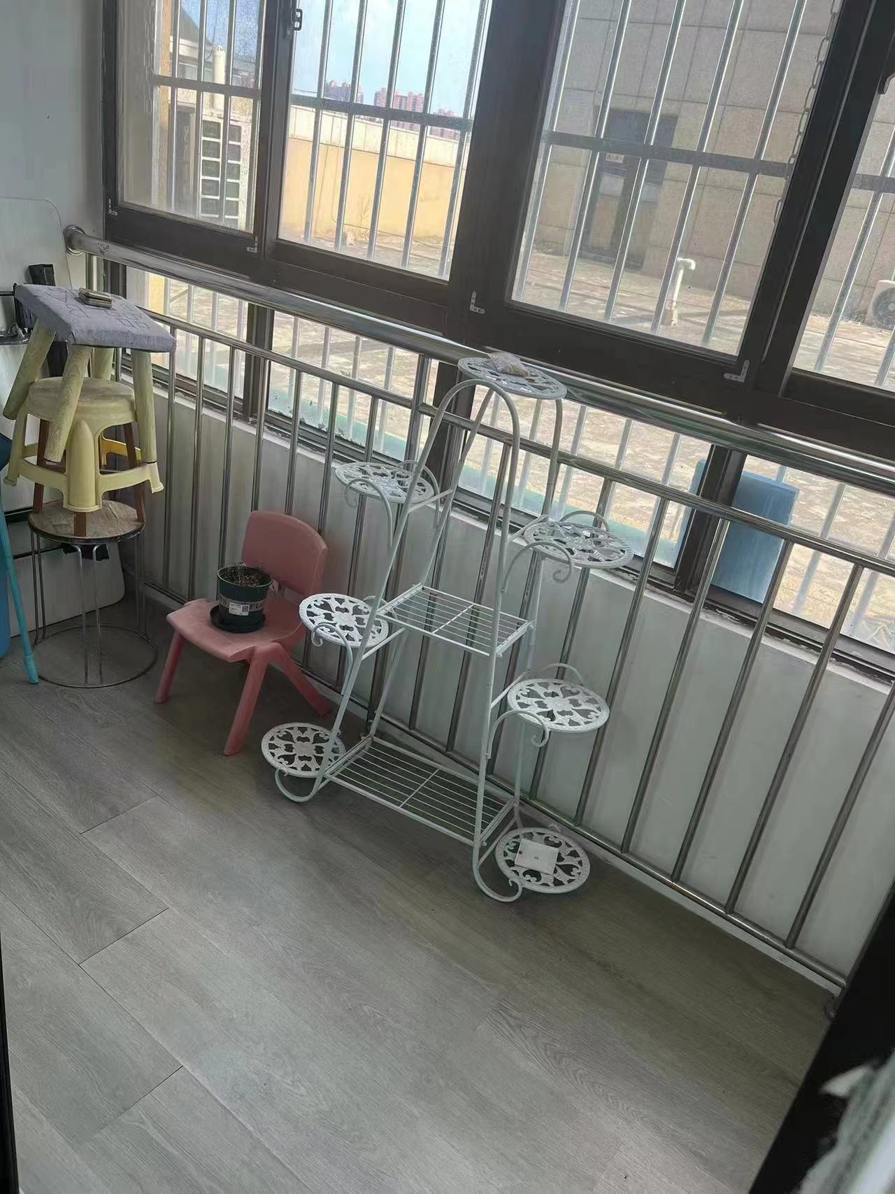 虹东花苑 2室1厅1卫 95m&sup2;