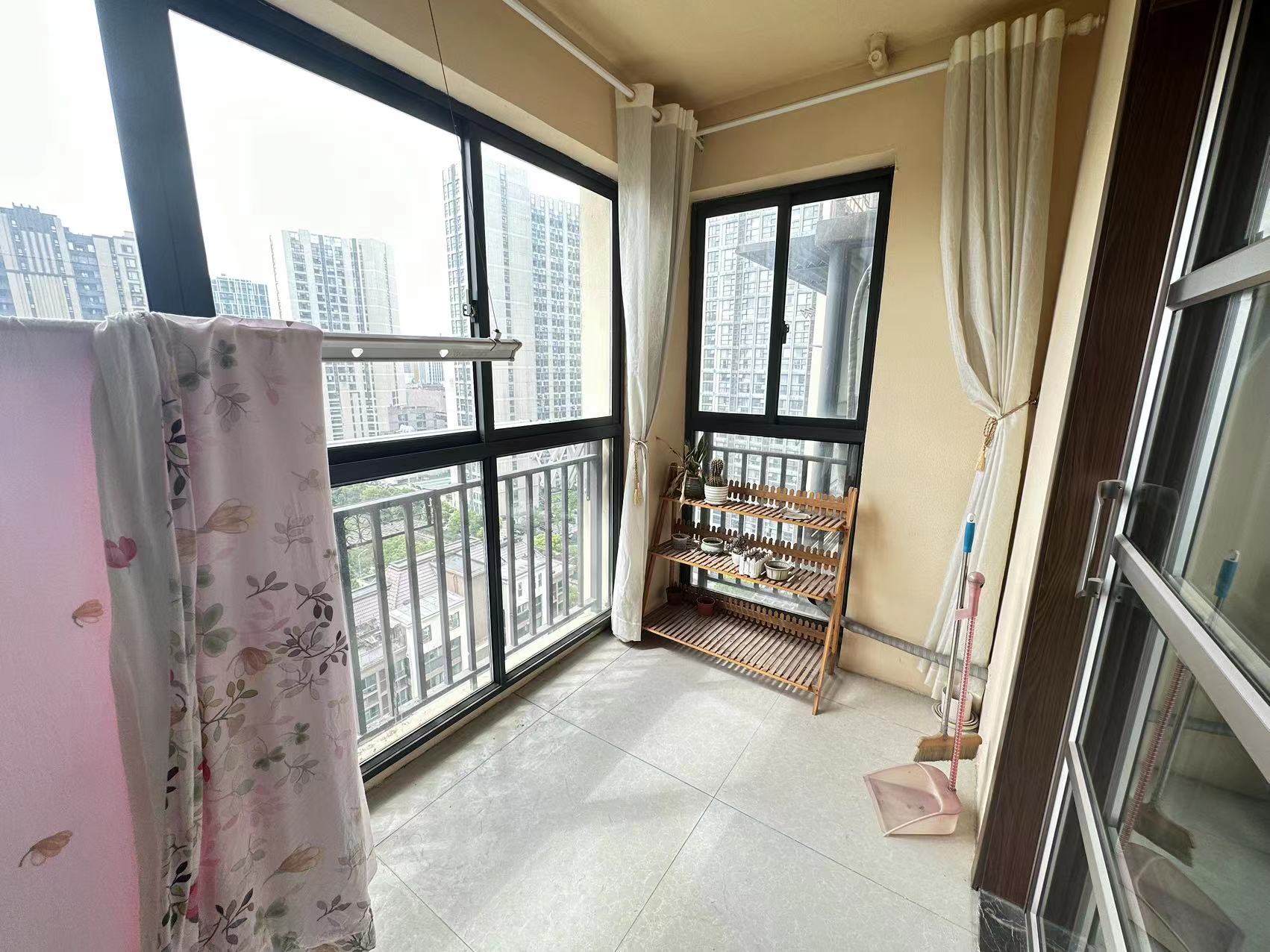 尚海城 3室2厅2卫 135m&sup2;