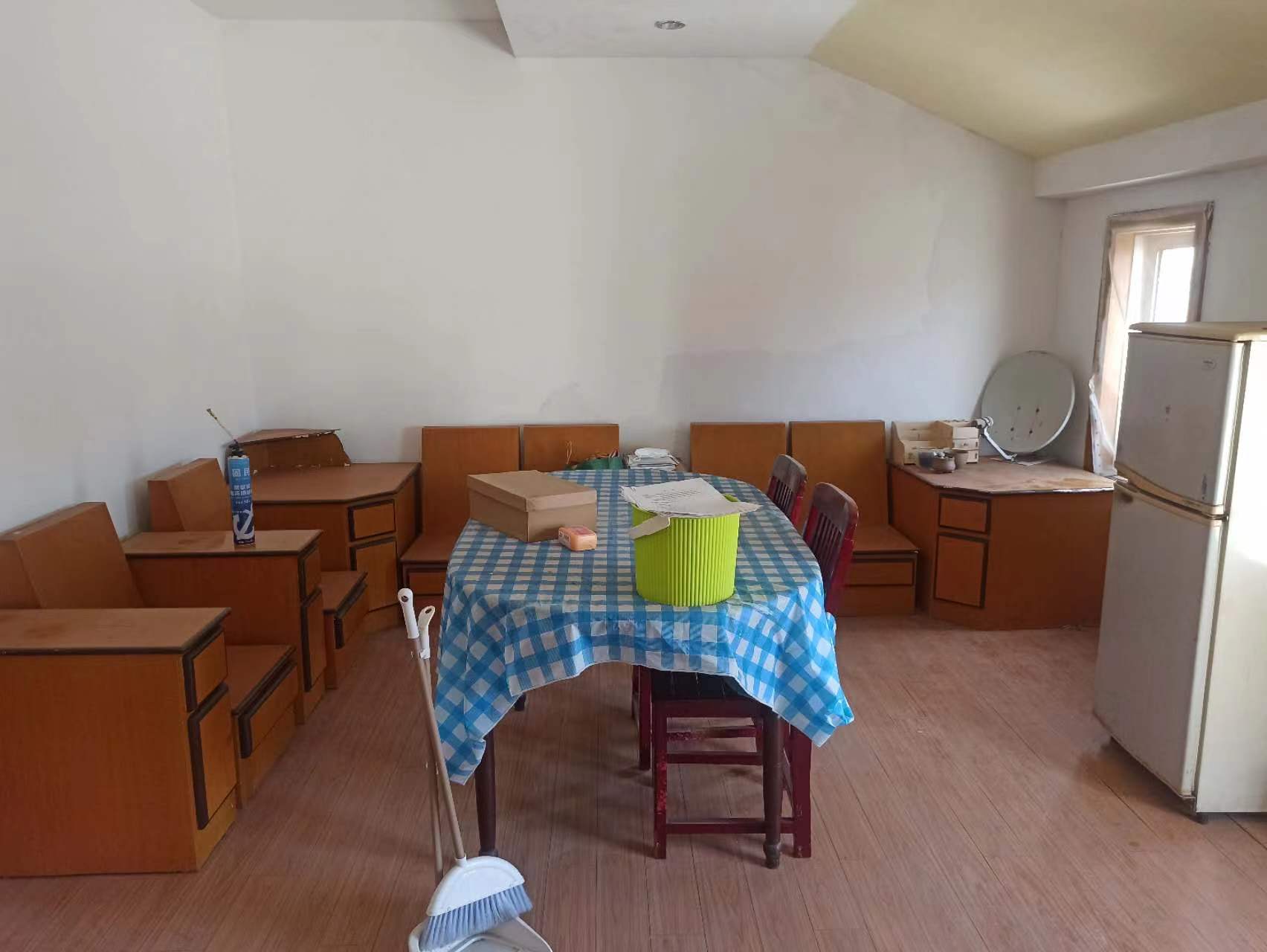 南川园东区 3室2厅1卫 85m&sup2;