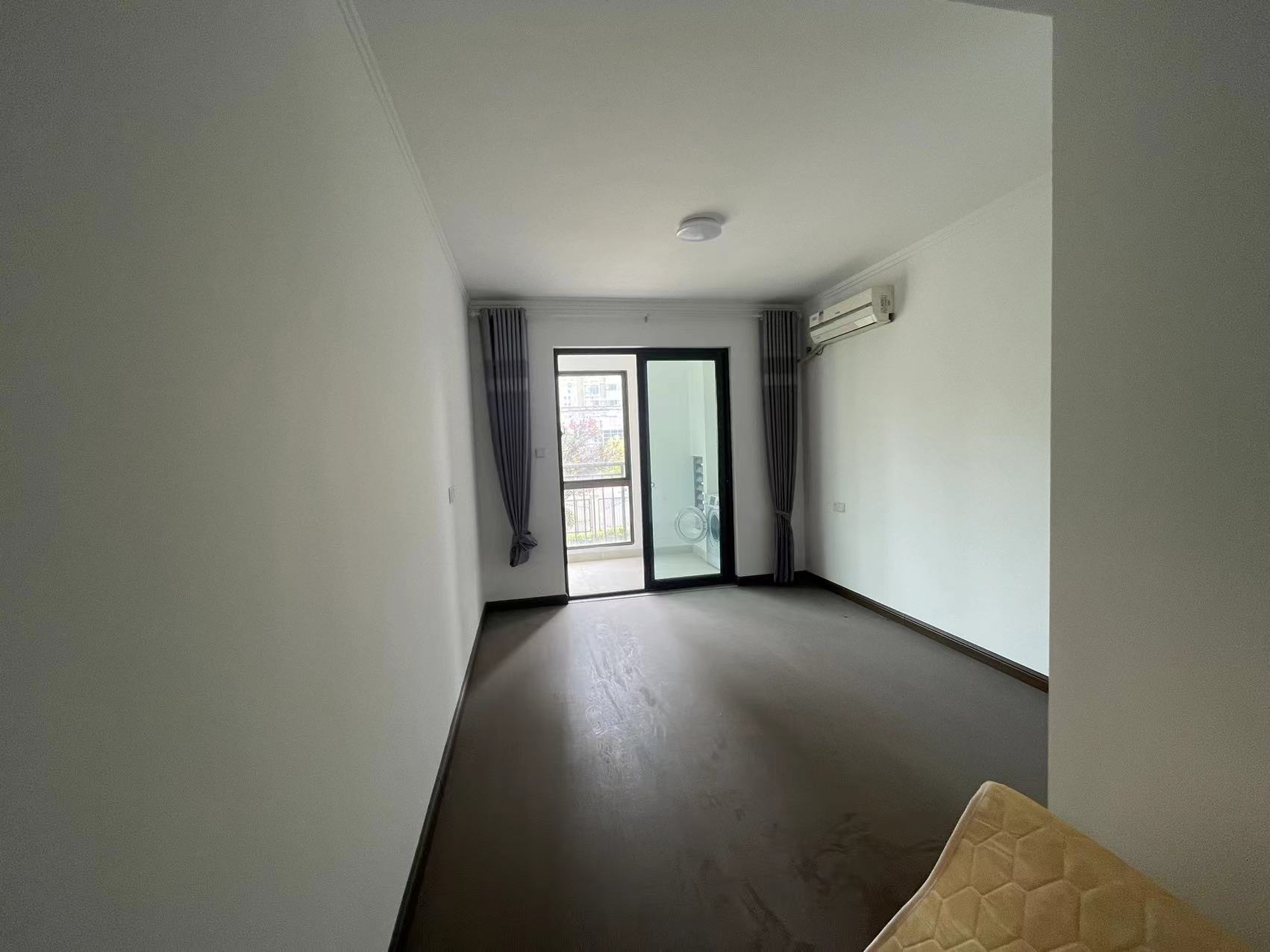 华强国际公馆 4室2厅2卫 144m&sup2;