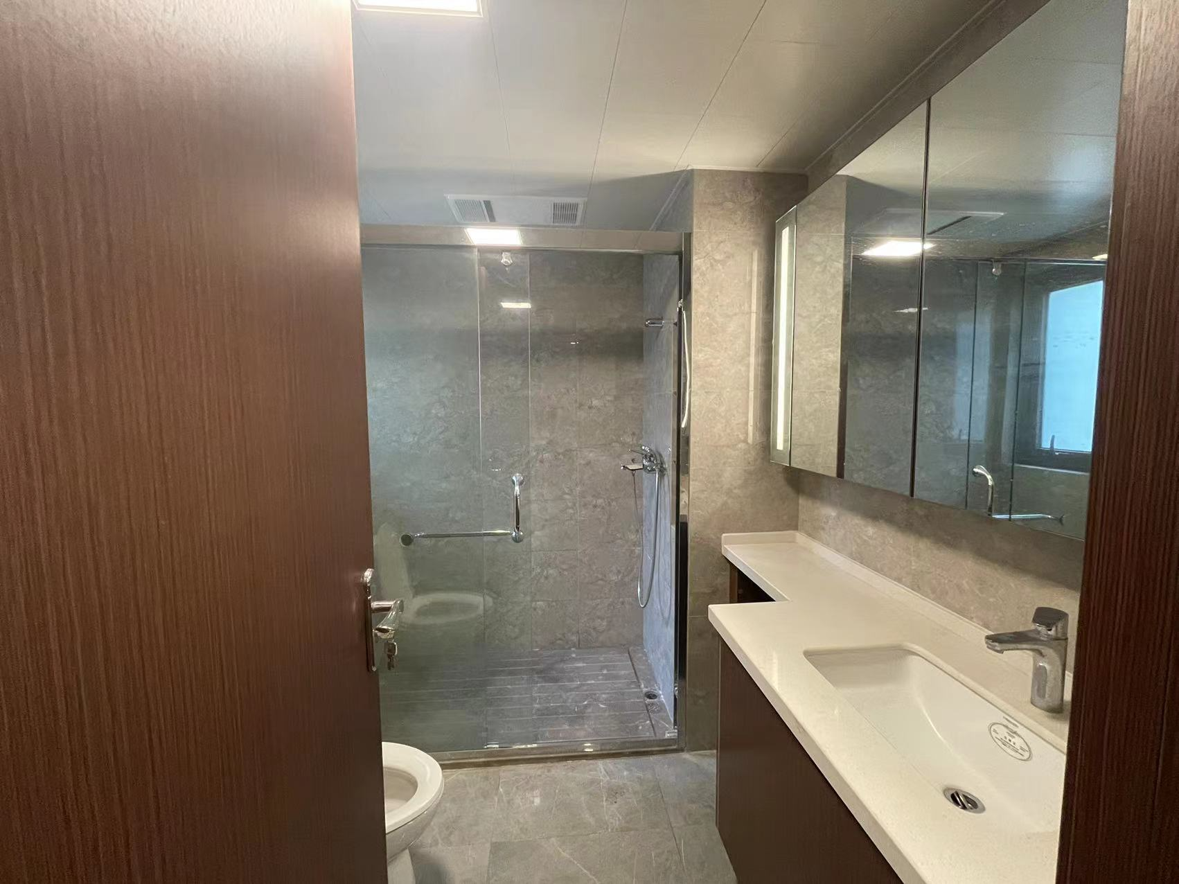 华强国际公馆 4室2厅2卫 144m&sup2;