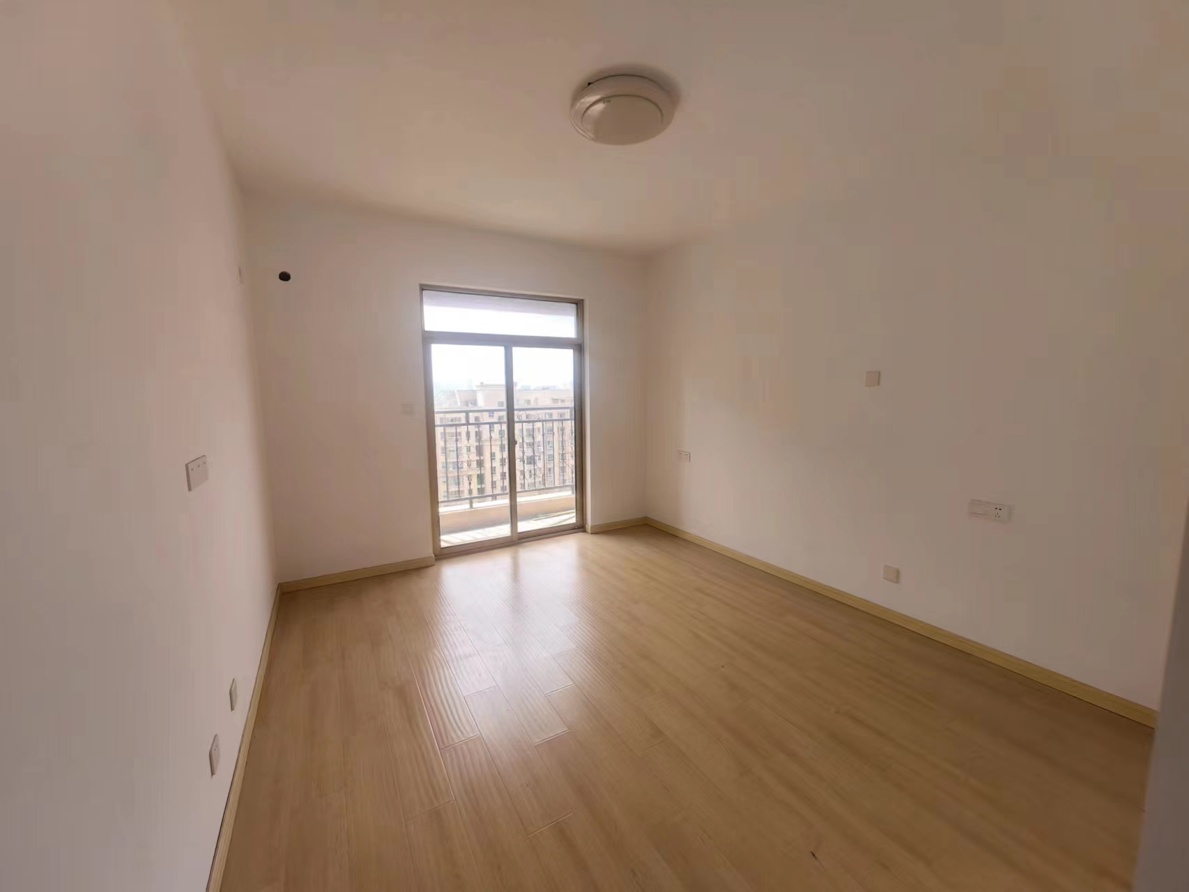恒盛豪庭 3室2厅1卫 133m&sup2;
