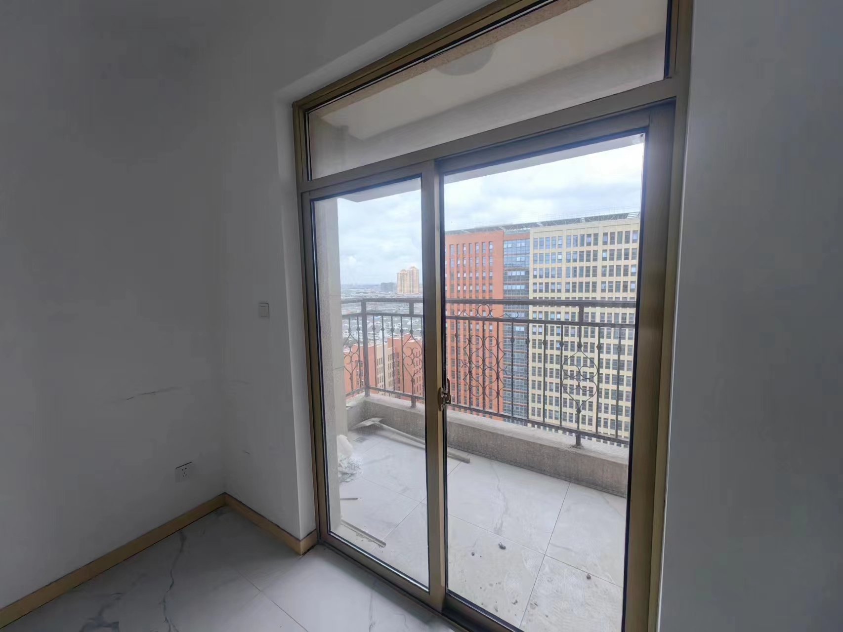 恒盛豪庭 3室2厅1卫 133m&sup2;
