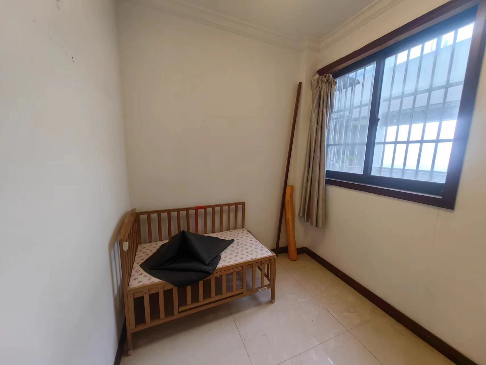 万通城 4室2厅1卫 136m&sup2;