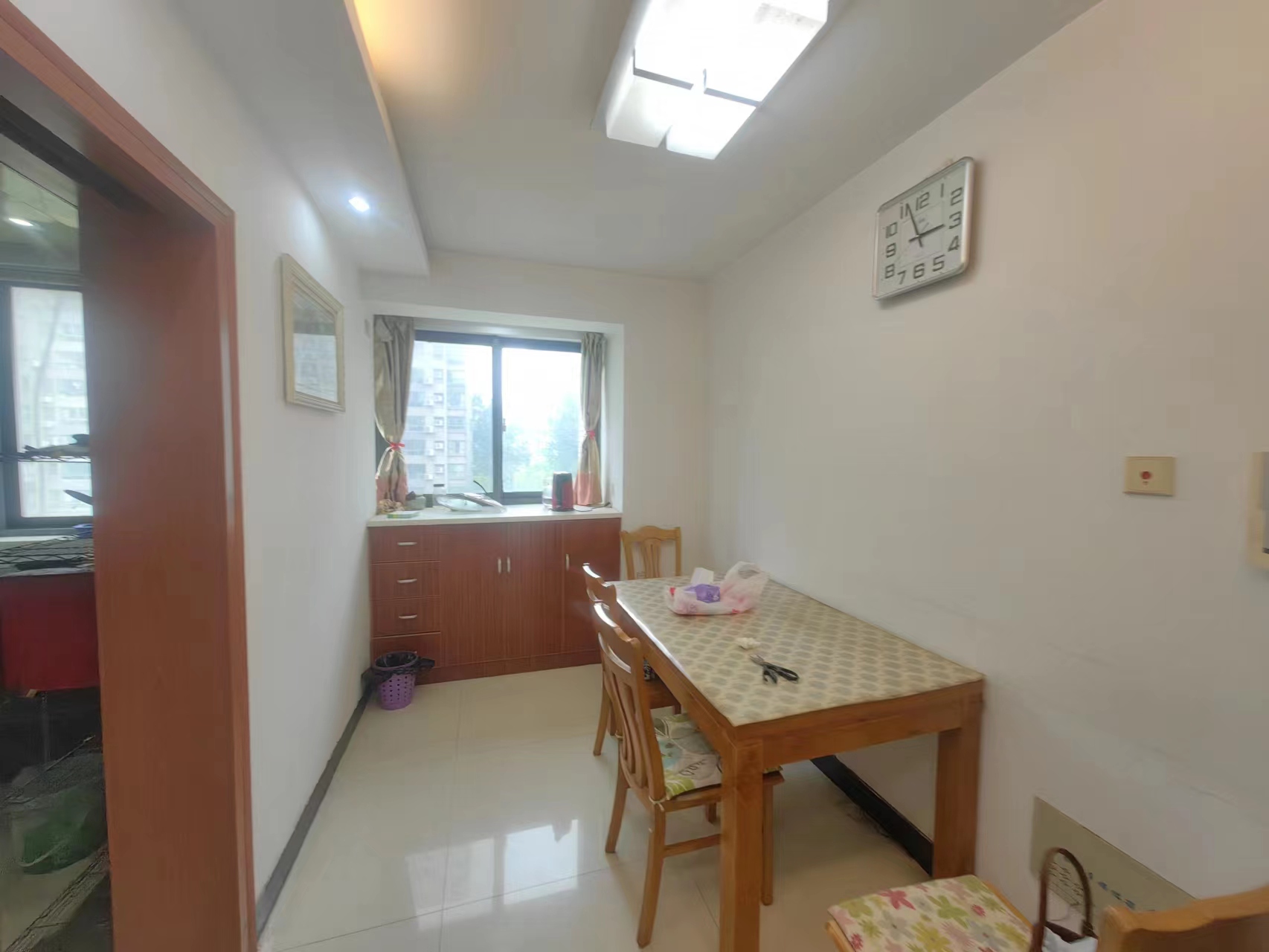 万通城 3室2厅1卫 100m&sup2;