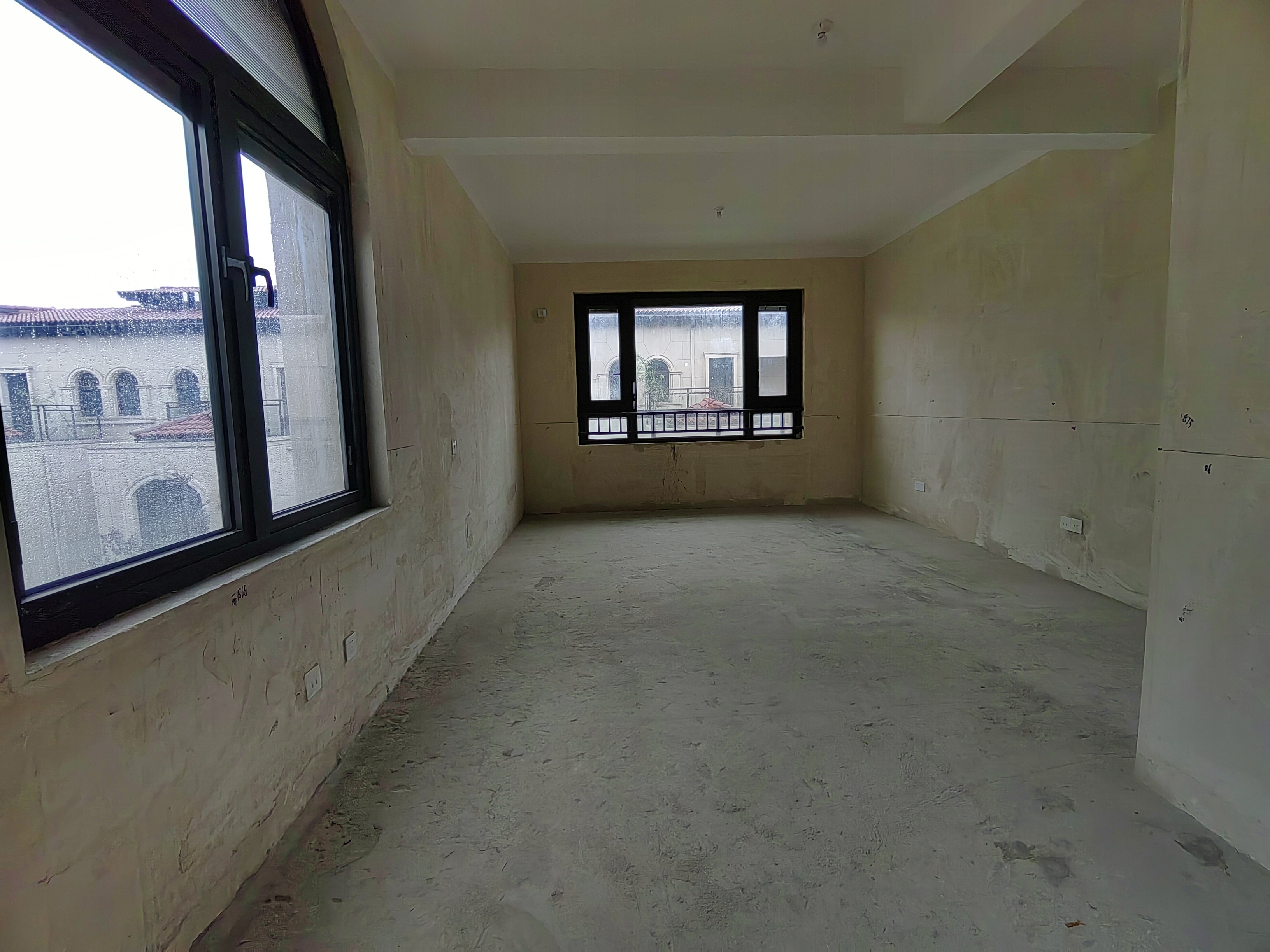 万科有湖（翡翠心湖） 4室2厅2卫 300.00m&sup2;
