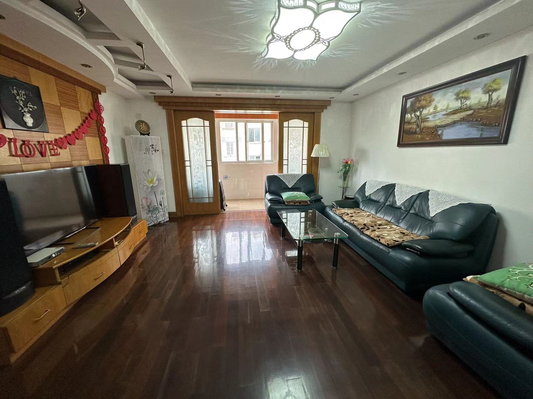 城南小苑 3室2厅2卫 151m²