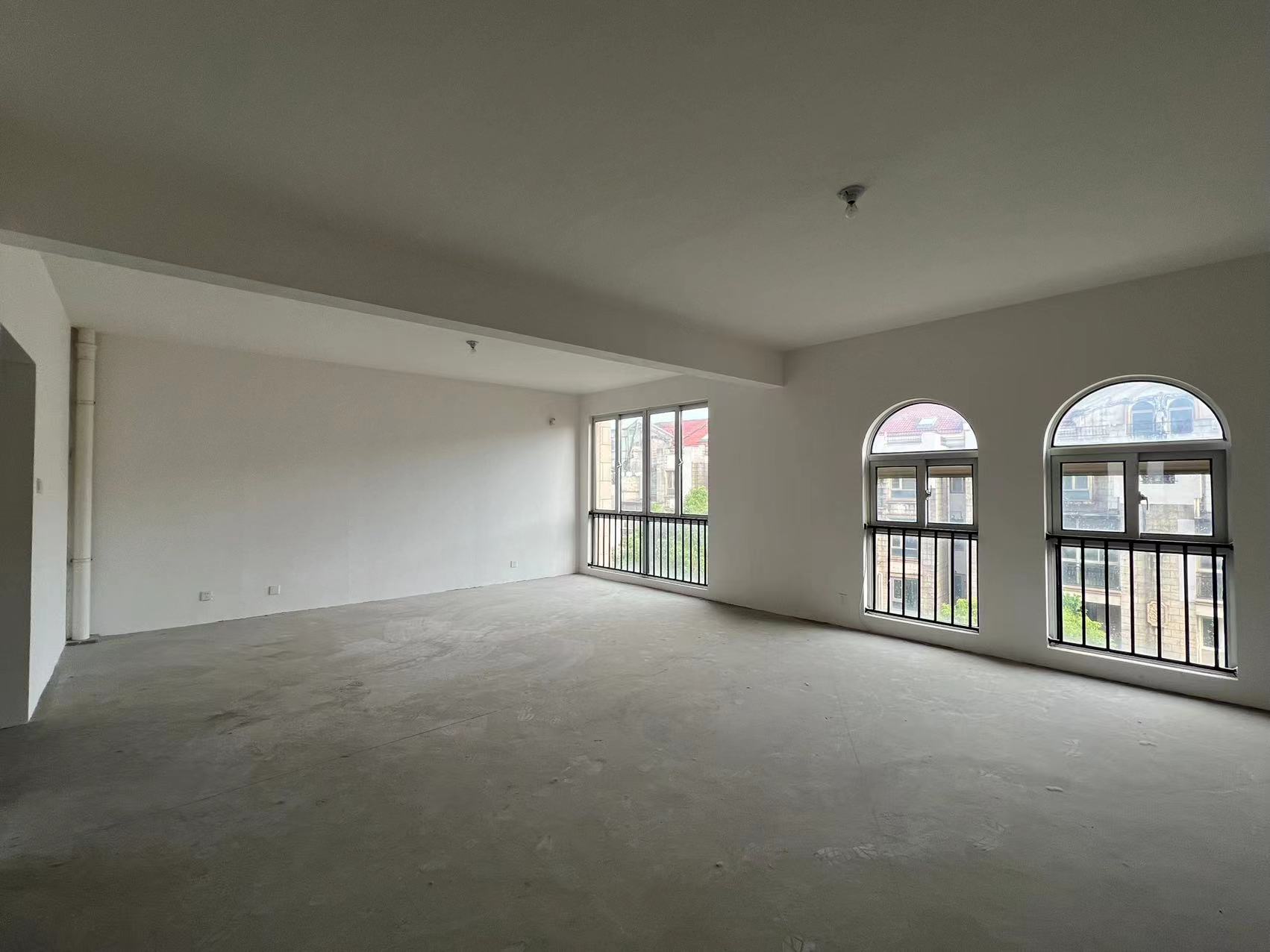 军山花园 4室2厅2卫 300m&sup2;