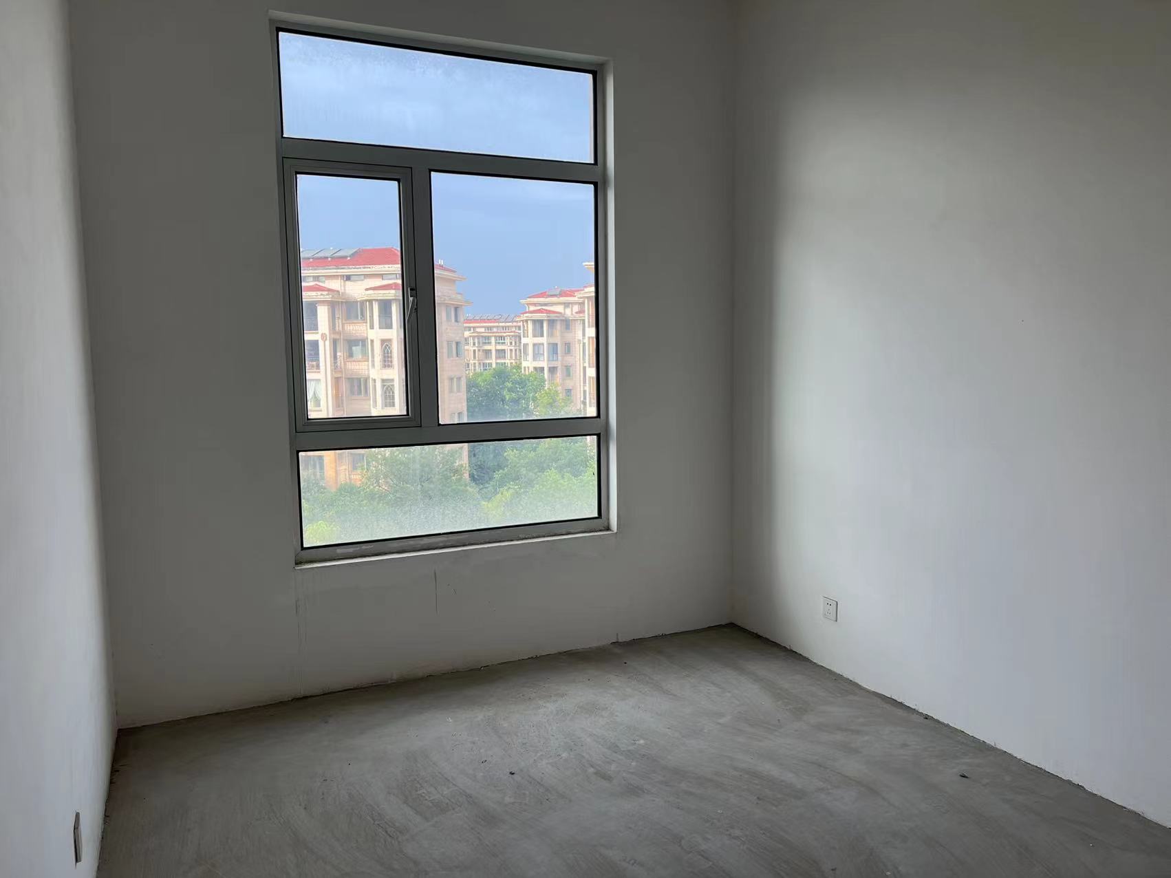 军山花园 4室2厅2卫 300m&sup2;