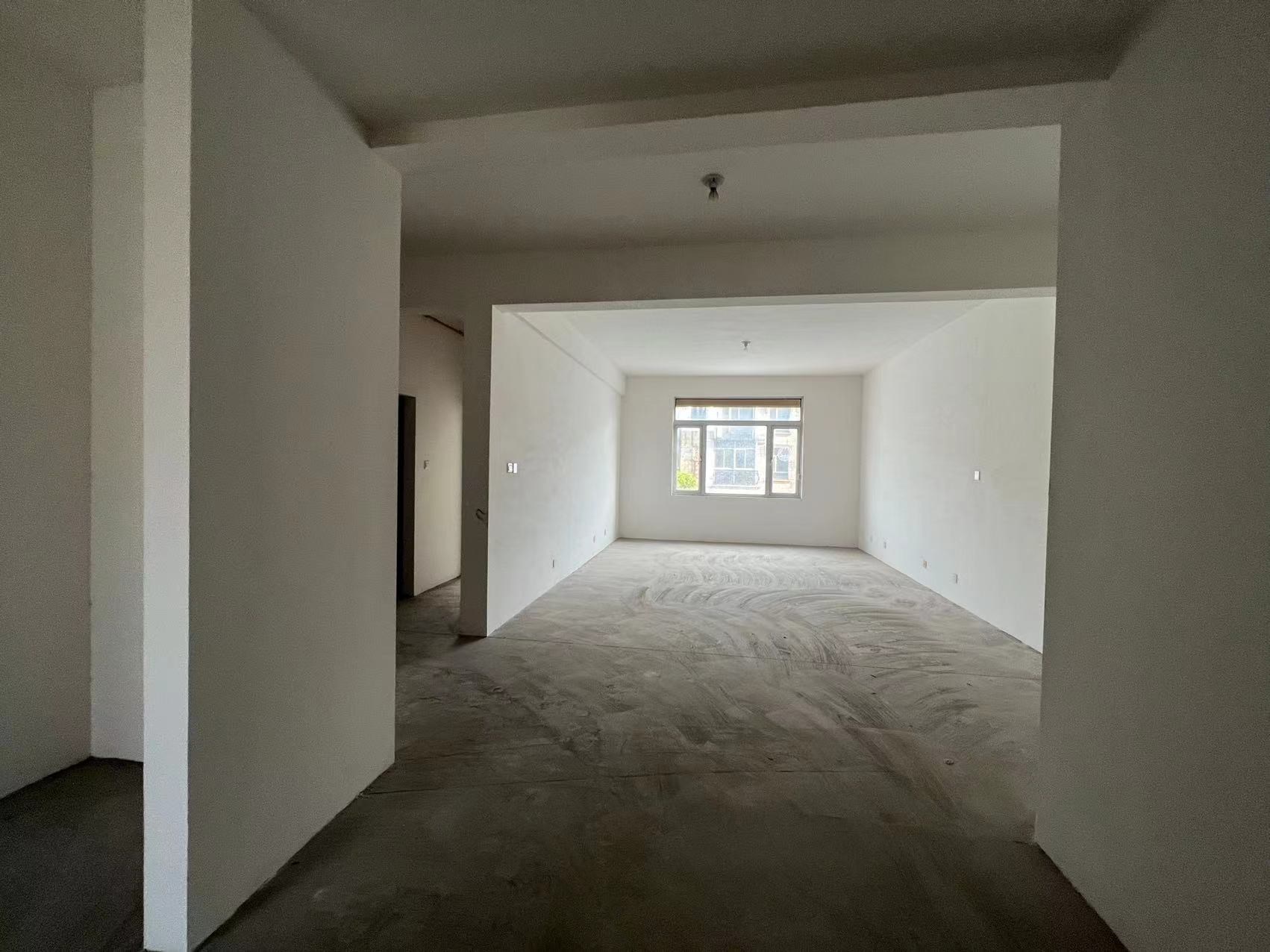 军山花园 4室2厅2卫 300m&sup2;