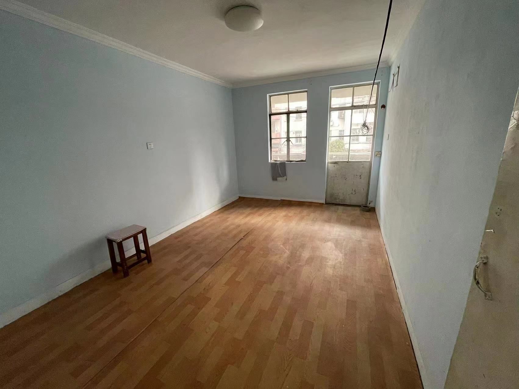 南川园新村 2室1厅1卫 65m&sup2;