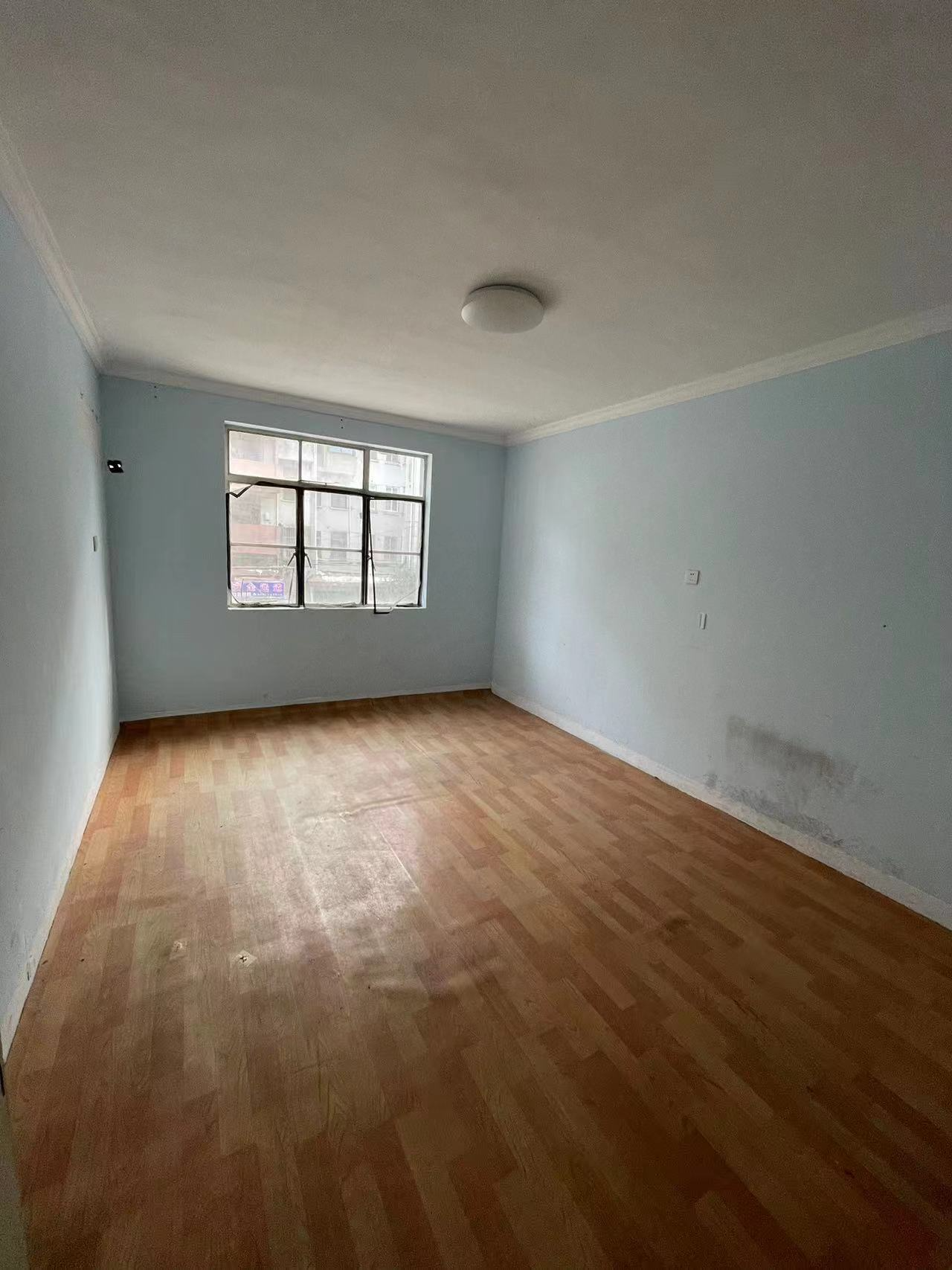南川园新村 2室1厅1卫 65m&sup2;