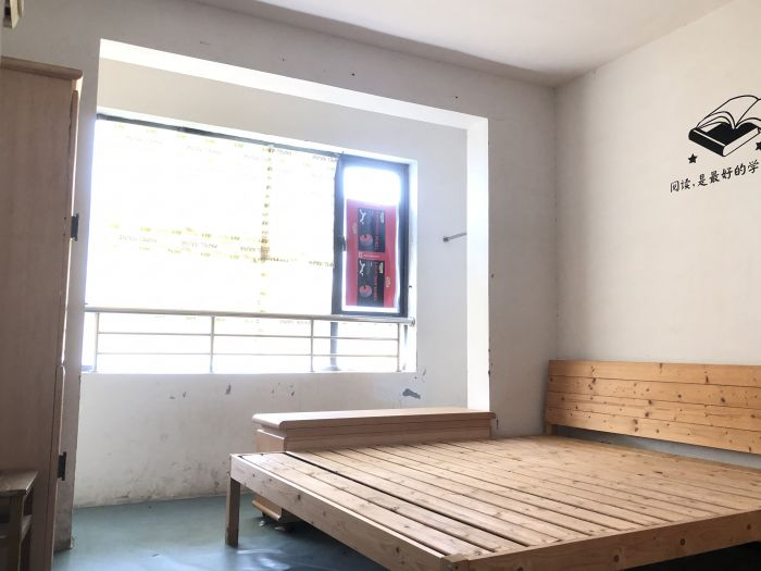 万通城 3室2厅1卫 98m&sup2;