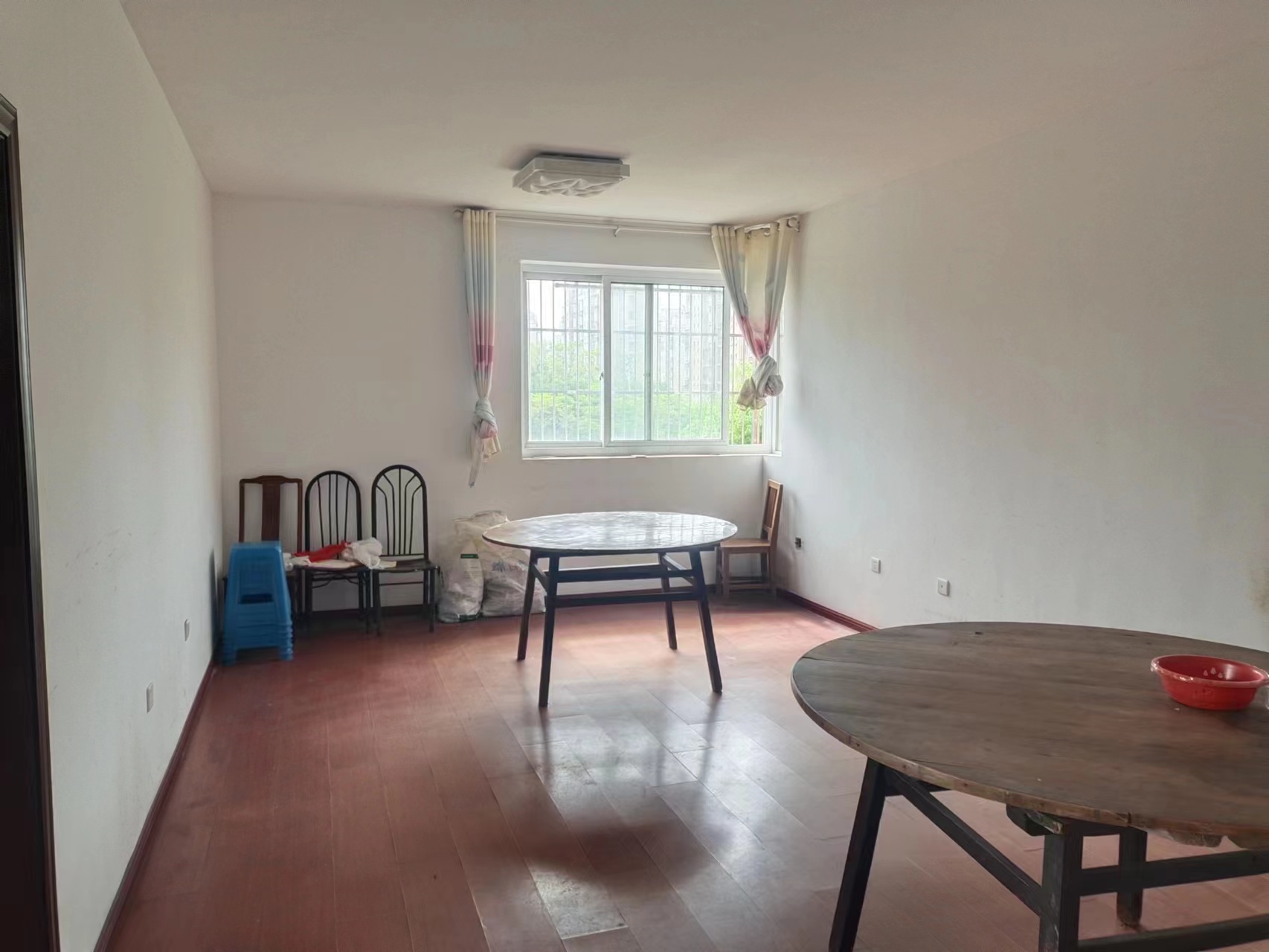 天虹苑 3室2厅1卫 109m&sup2;