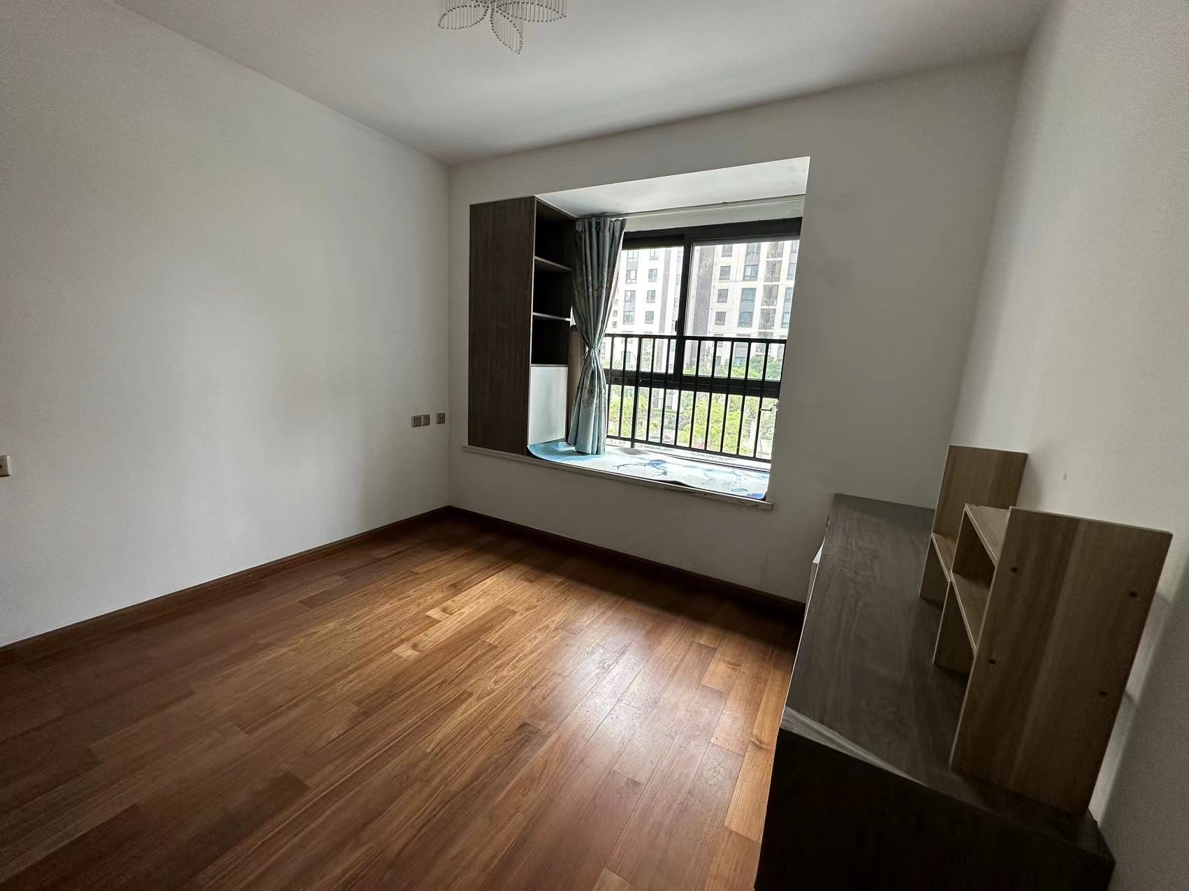 观澜台 3室2厅2卫 120m&sup2;