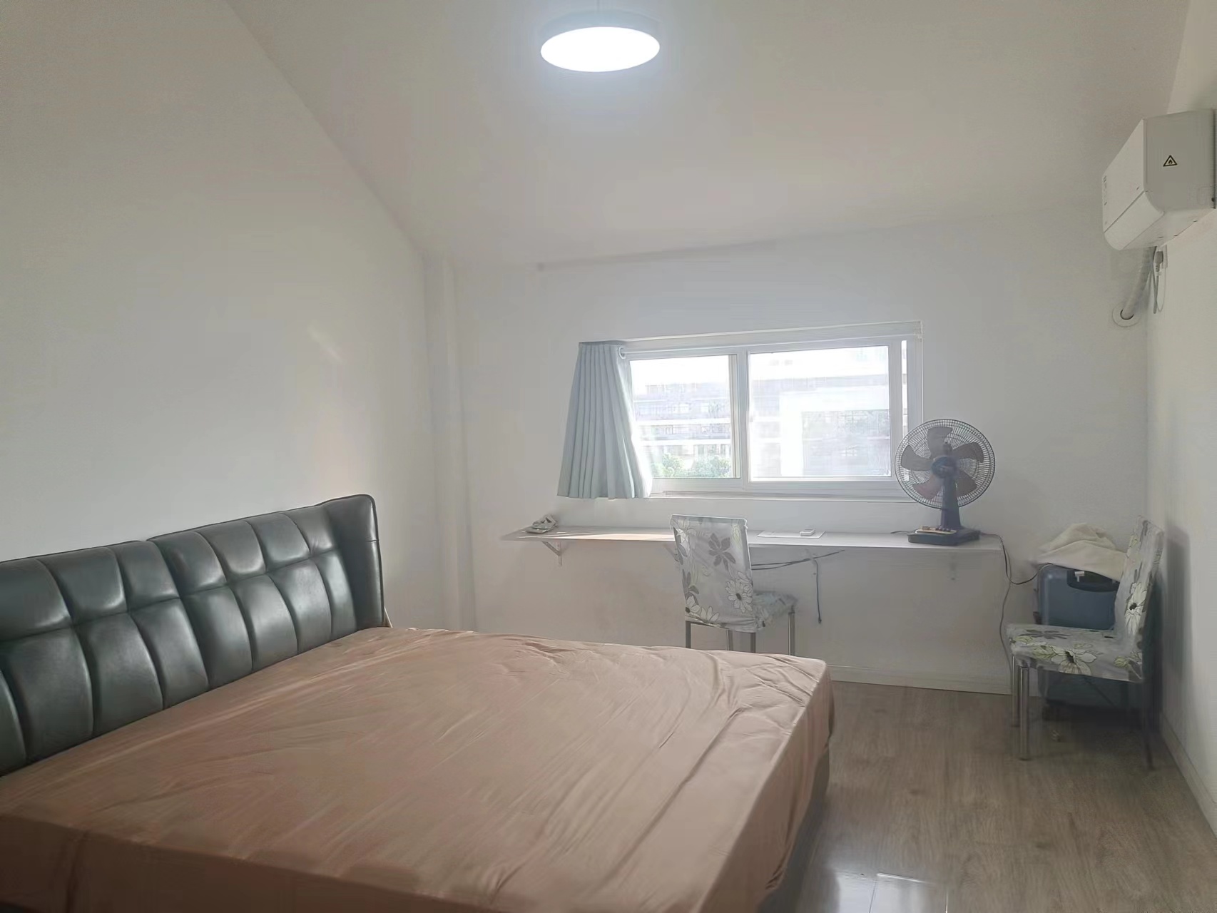 天晖苑 2室1厅1卫 90m&sup2;