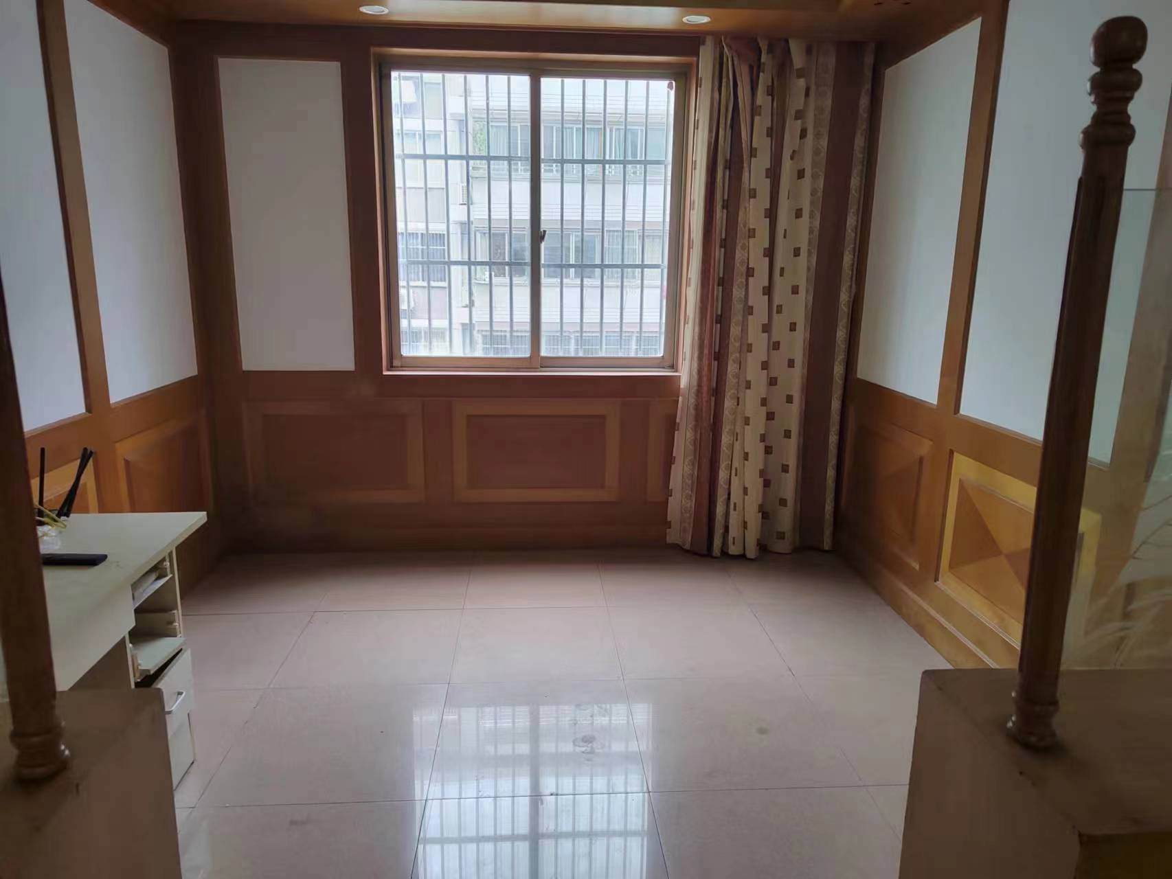 濠西园 3室2厅1卫 120m&sup2;