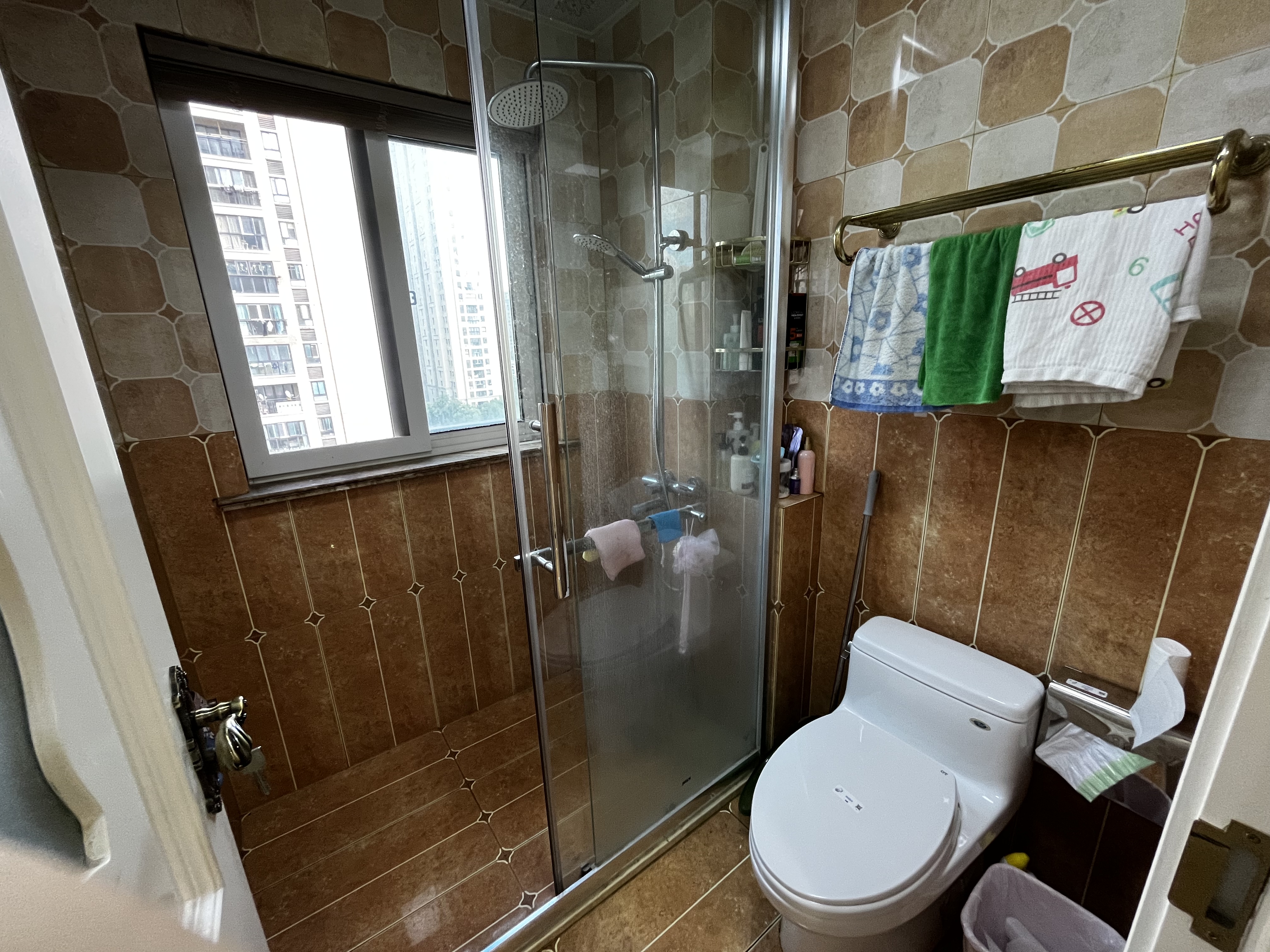 和融&bull;优山美地名邸 4室2厅2卫 184m&sup2;