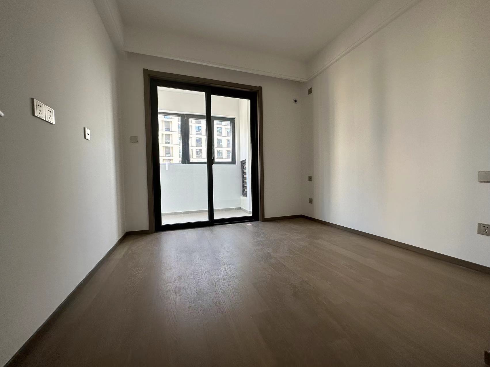 卓越华宸世纪 3室2厅2卫 102m&sup2;