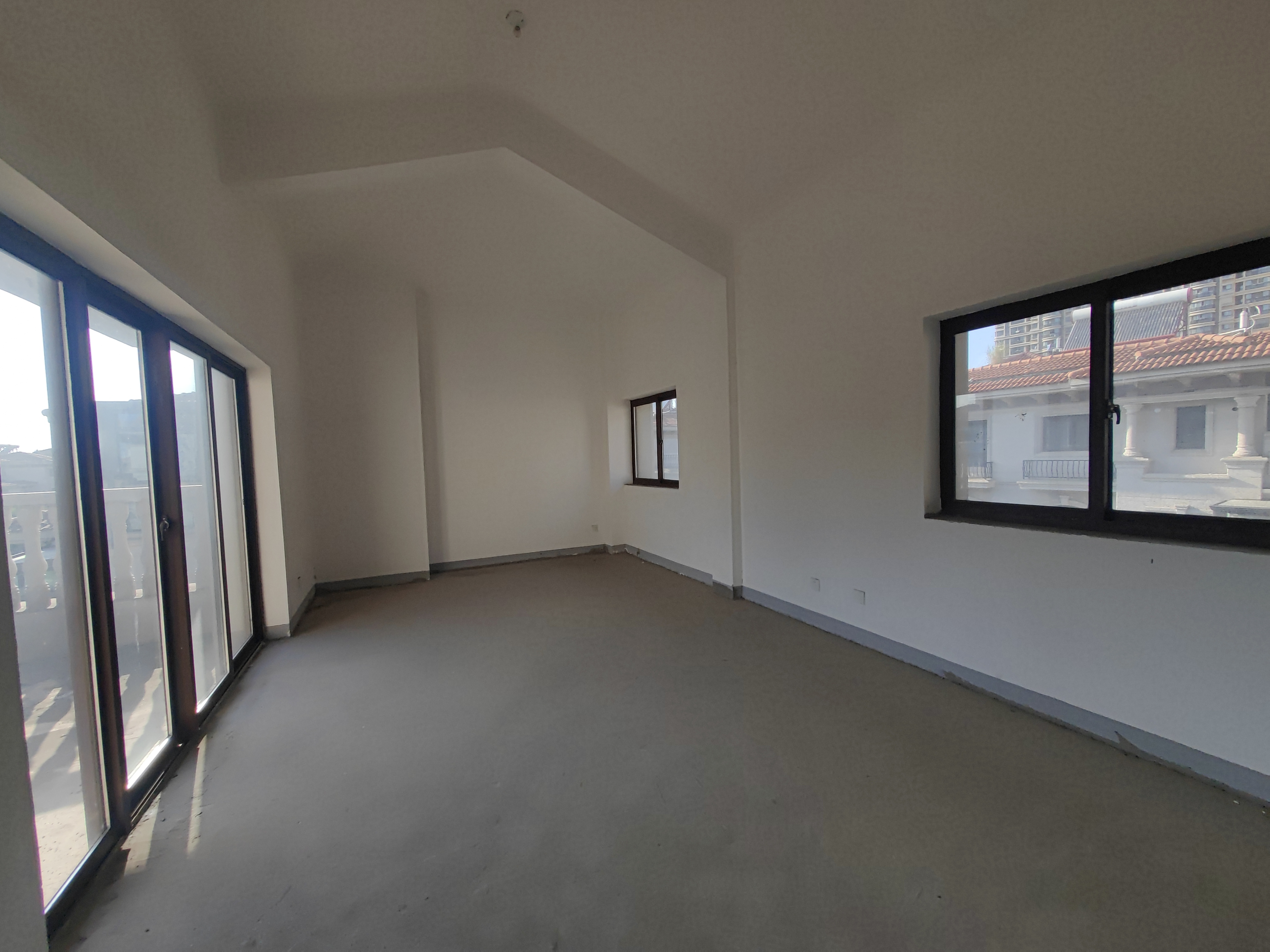 碧桂园(南通经济技术开发区) 5室3厅4卫 248m&sup2;