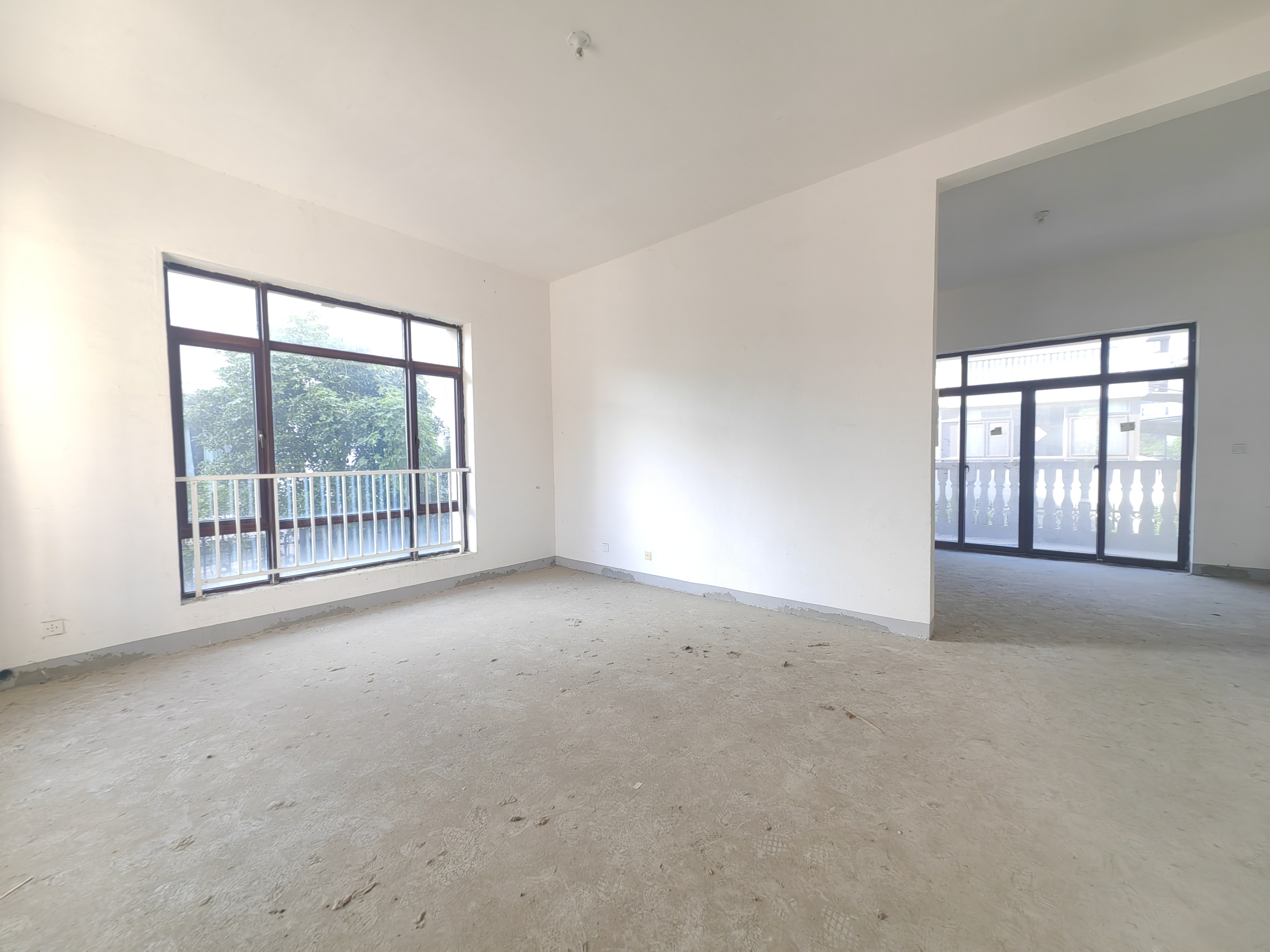 碧桂园(南通经济技术开发区) 5室3厅4卫 248m&sup2;