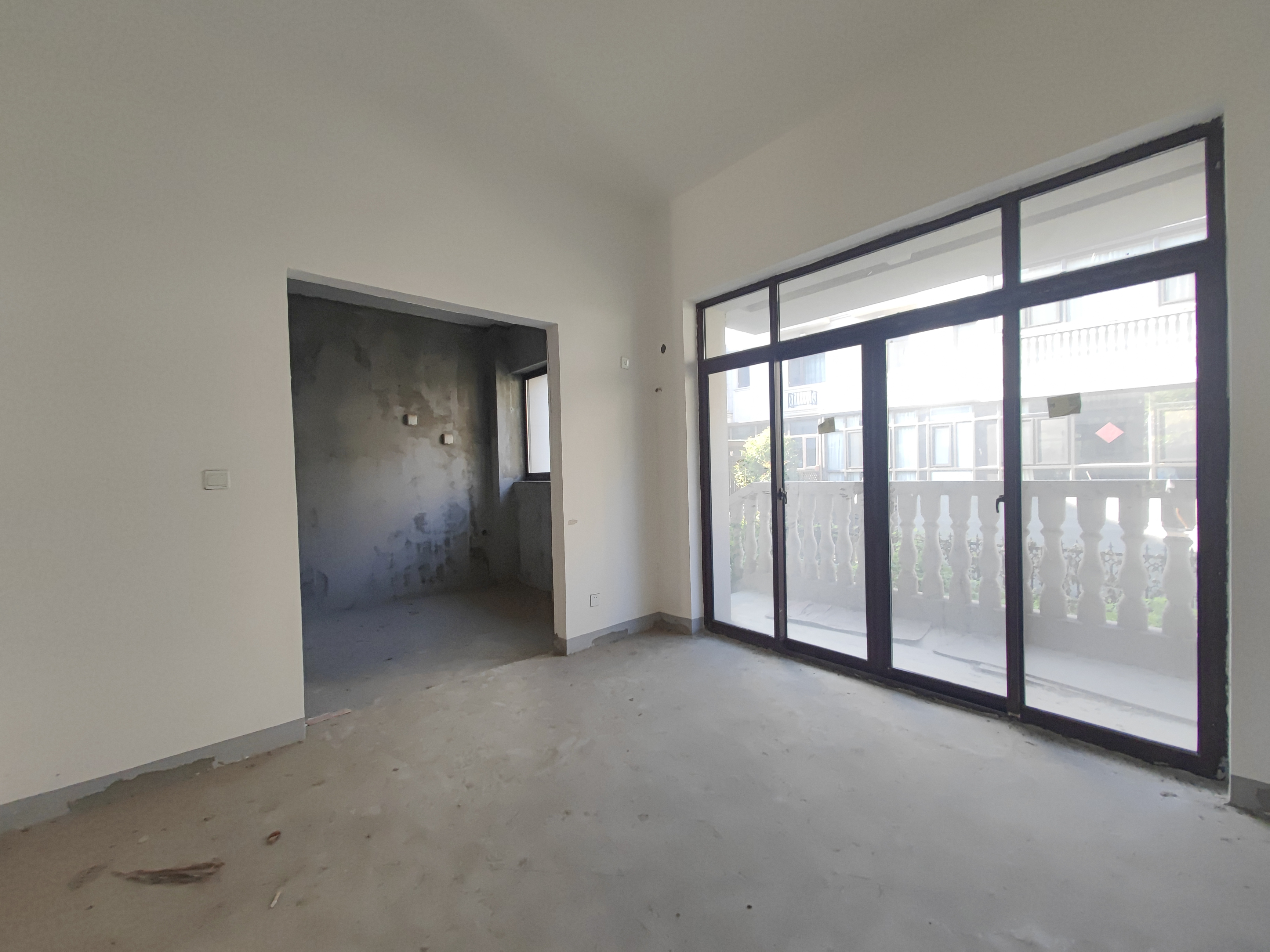 碧桂园(南通经济技术开发区) 5室3厅4卫 248m&sup2;