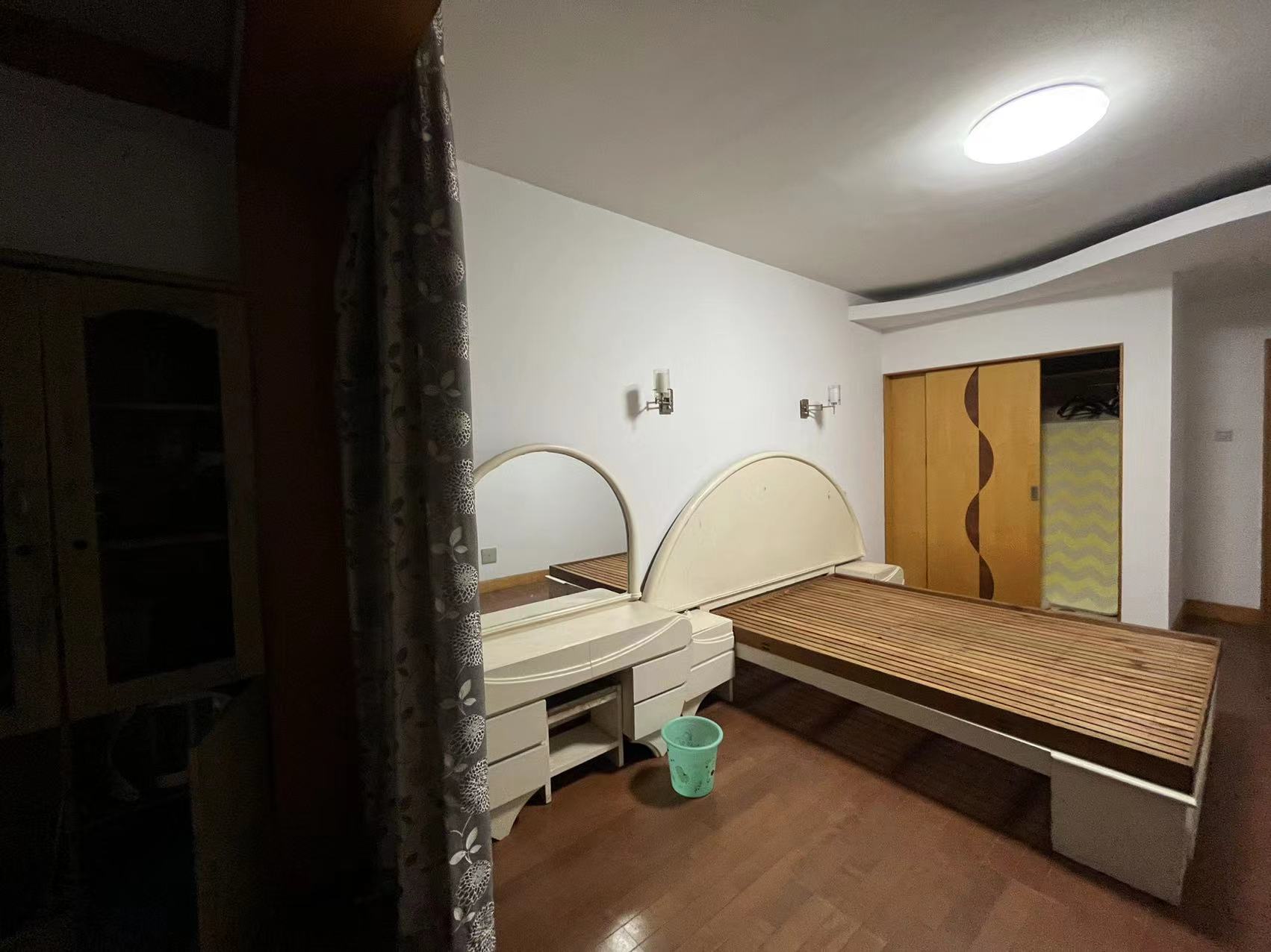 桃坞路服饰城 2室1厅1卫 81m&sup2;