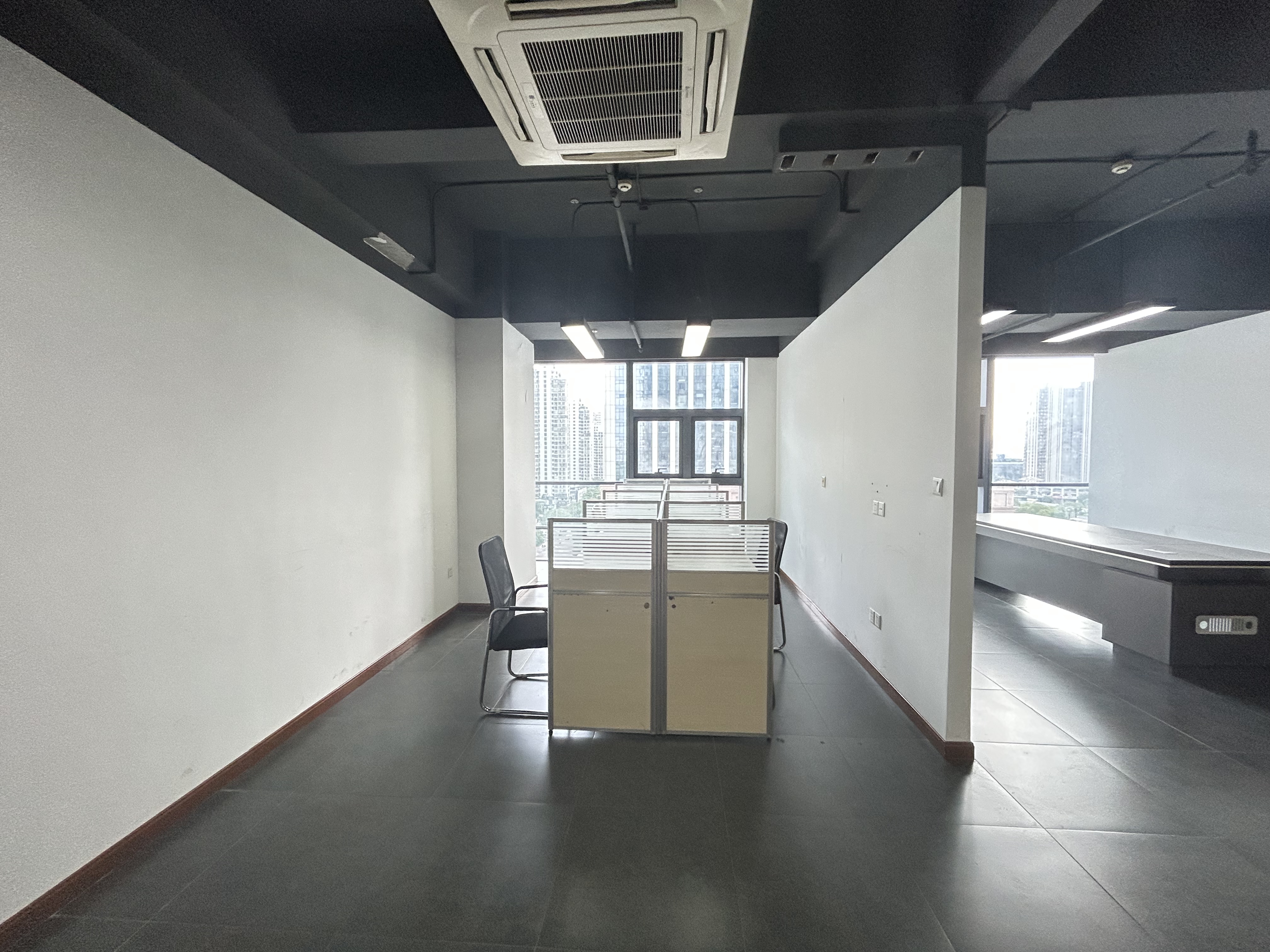 凤凰文化广场 1室1厅1卫 119m²