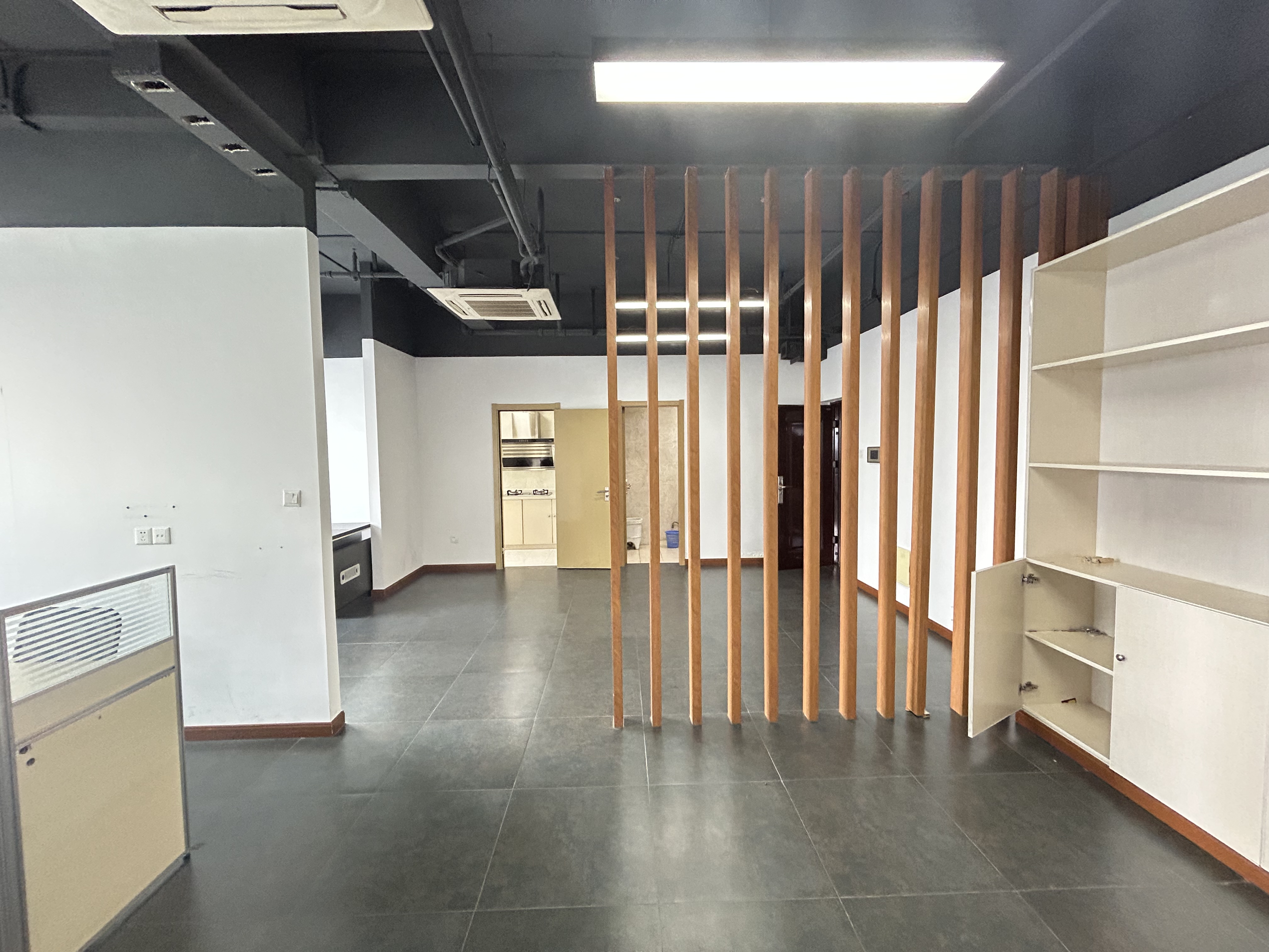 凤凰文化广场 1室1厅1卫 119m&sup2;