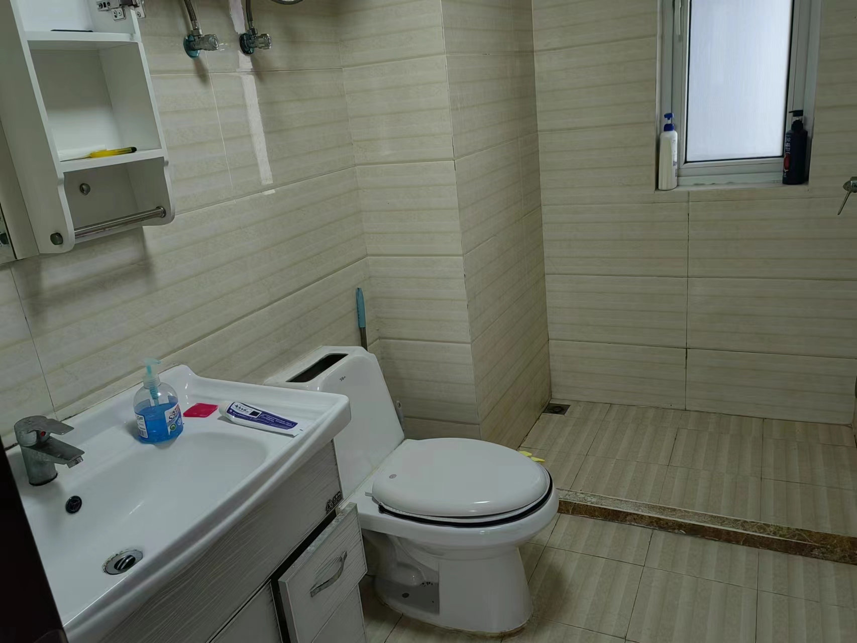 中海碧林湾 3室2厅1卫 95m&sup2;