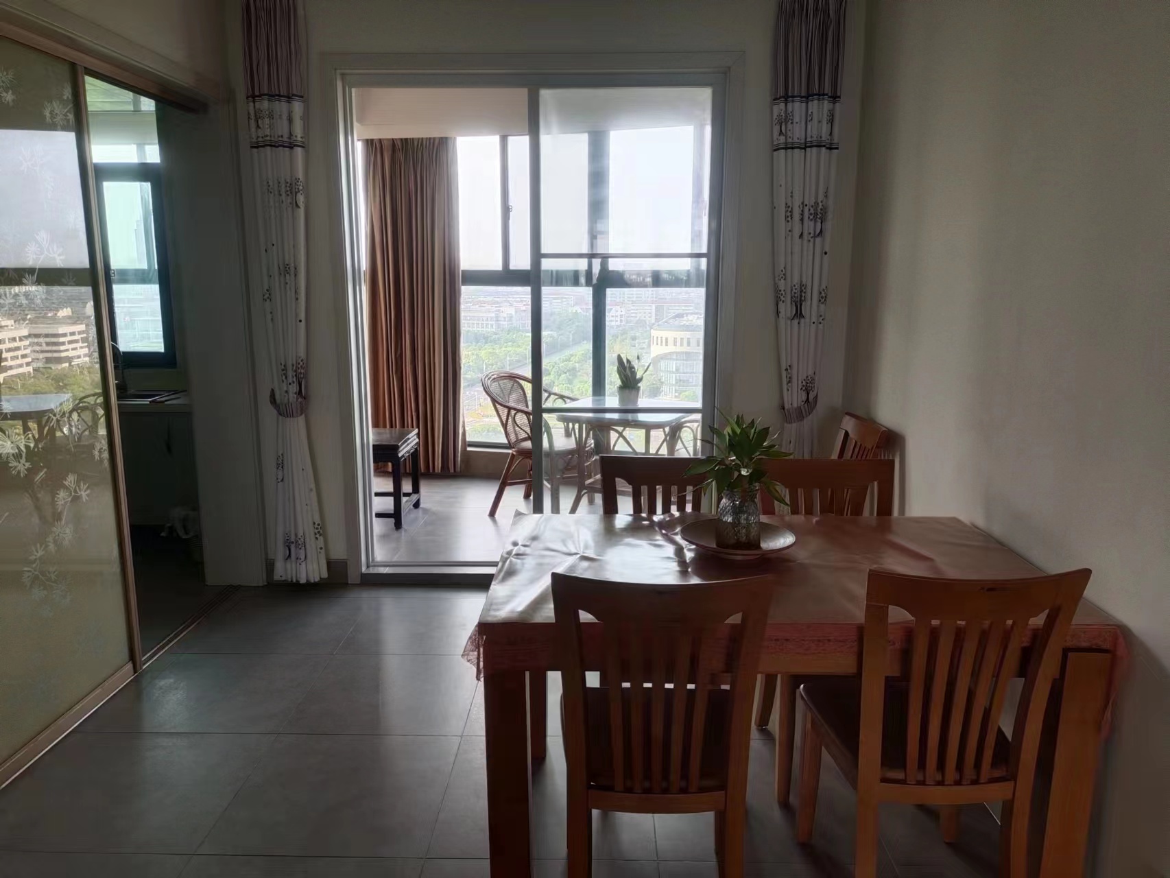 江海皇都私家花园 3室2厅2卫 150m&sup2;