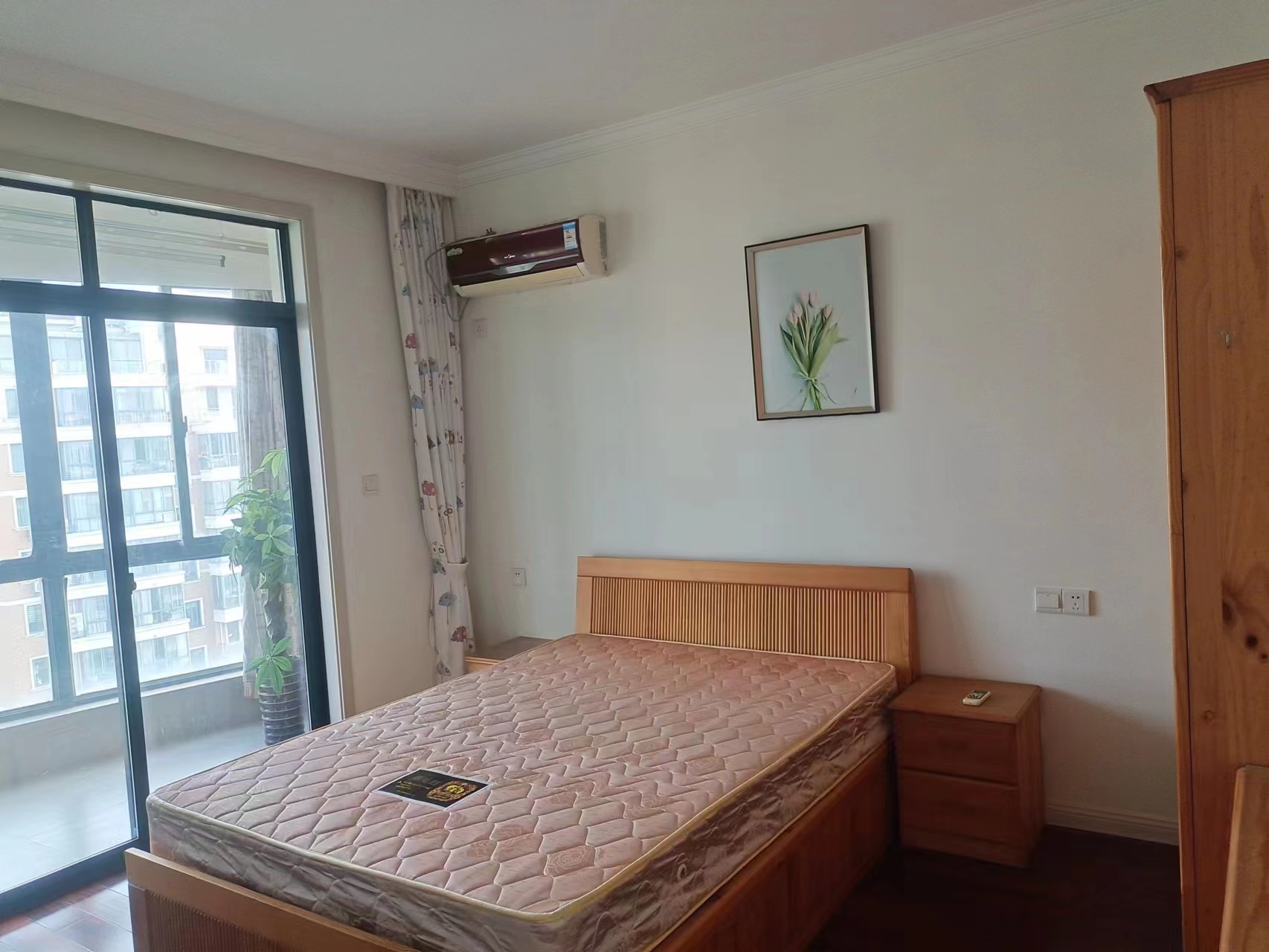 江海皇都私家花园 3室2厅2卫 150m&sup2;