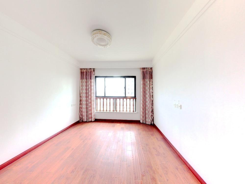 银洲&middot;皇家花园 3室2厅1卫 132m&sup2;