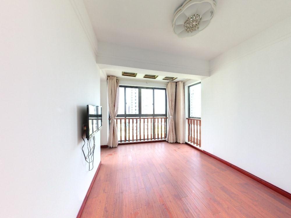银洲&middot;皇家花园 3室2厅1卫 132m&sup2;
