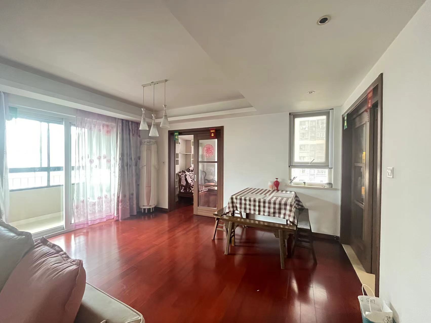 万科金域蓝湾 3室2厅2卫 136m&sup2;