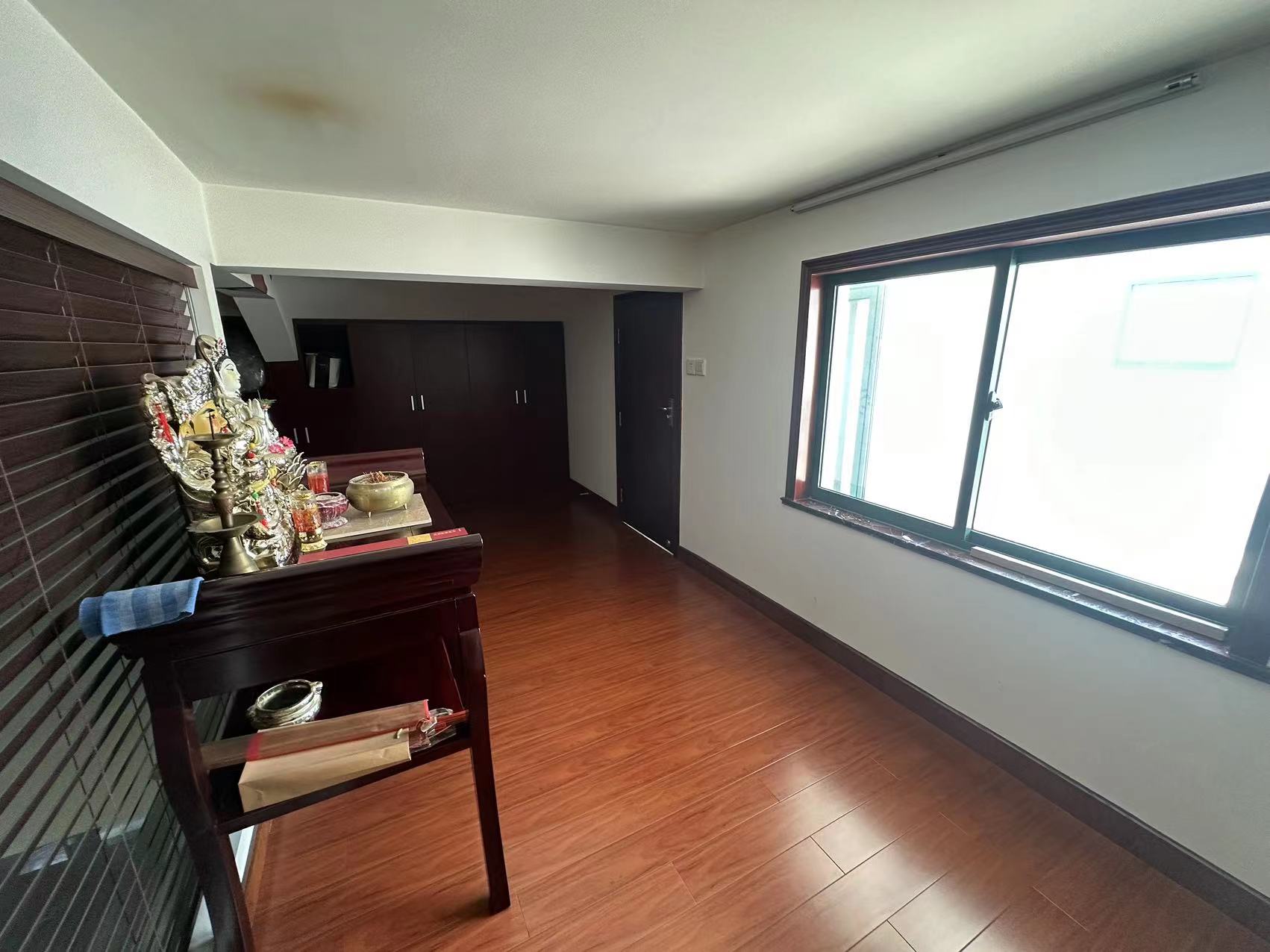 凤凰莱茵苑 4室3厅3卫 213m&sup2;