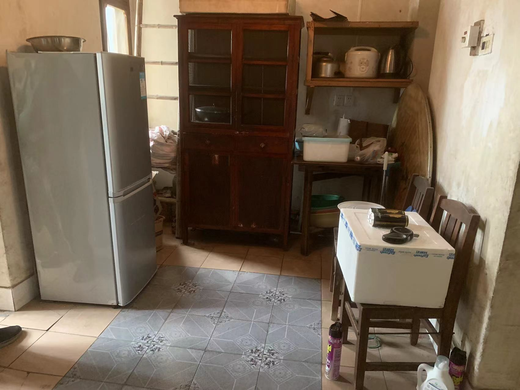虹桥新村(朝霞路) 2室1厅1卫 63m&sup2;