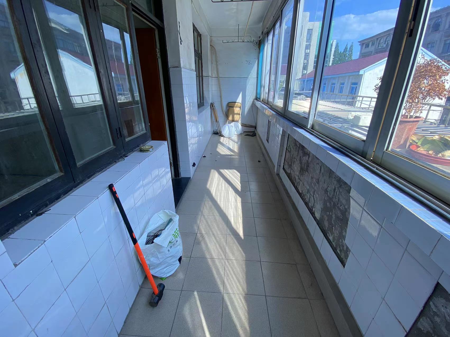 南山新村 2室2厅2卫 90.00m&sup2;