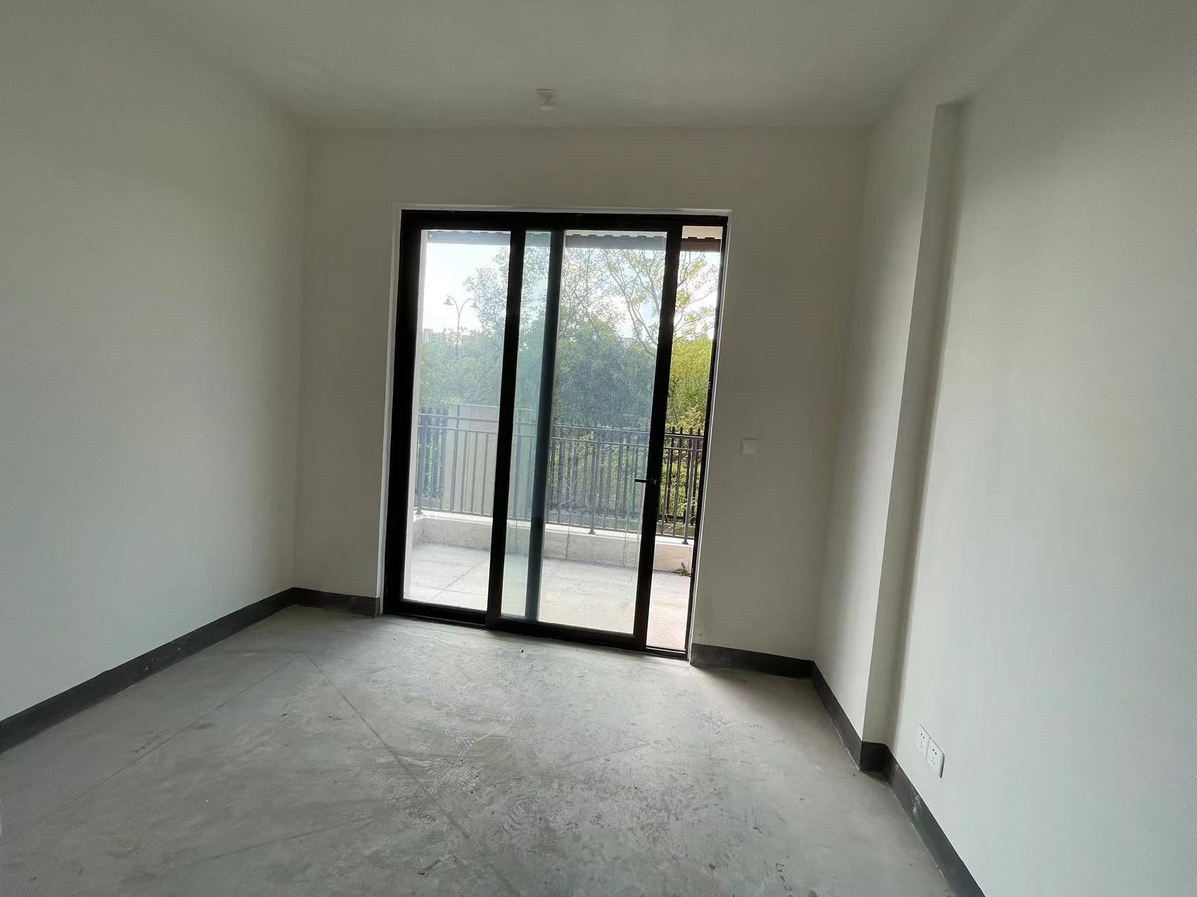 春风南岸西园 5室2厅4卫 138m&sup2;