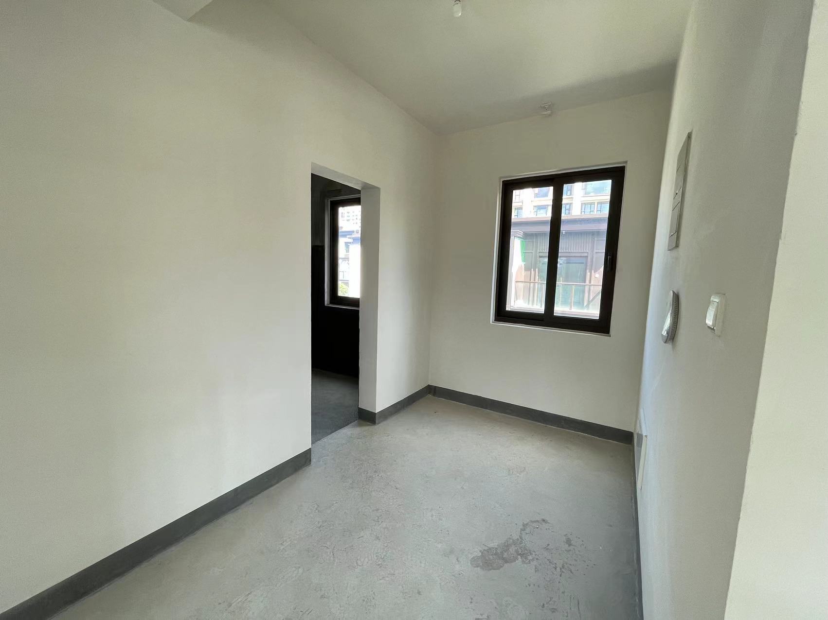 春风南岸西园 5室2厅4卫 138m&sup2;
